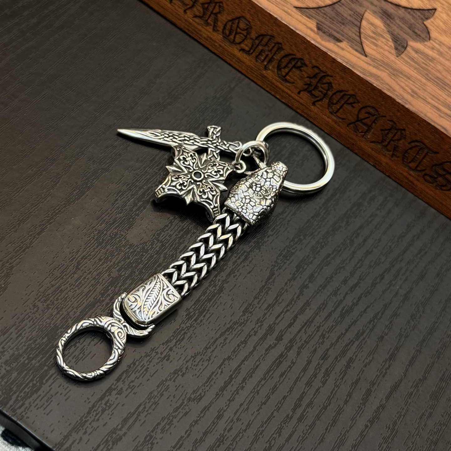 Chrome Hearts ❤️ 克罗心火焰十字架钥匙扣 大龙虾扣 雕刻工艺 精工品质 纯手工打造 ～正