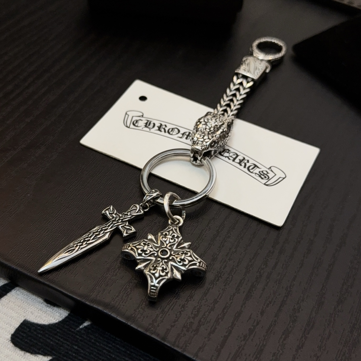 Chrome Hearts ❤️ 克罗心火焰十字架钥匙扣 大龙虾扣 雕刻工艺 精工品质 纯手工打造 ～正