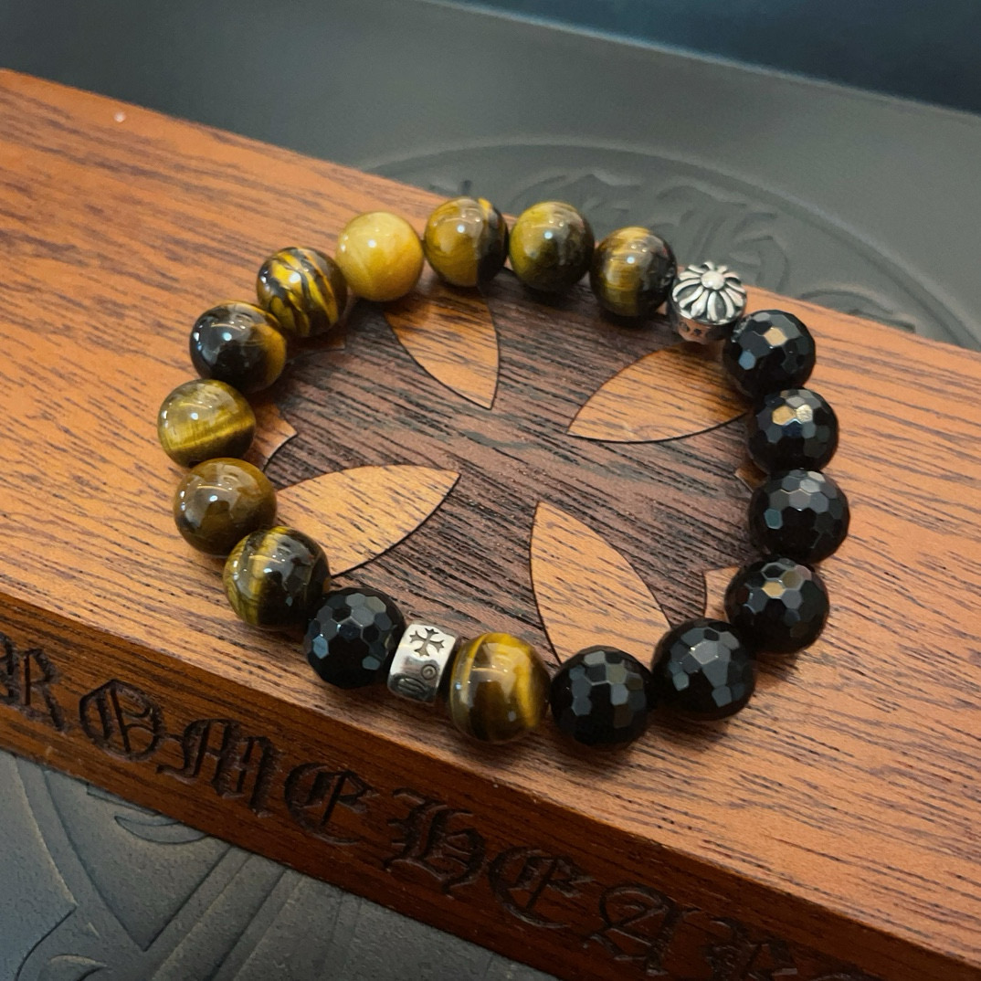 新款【专柜品质】Chrome Hearts克罗心 经典复古多元素虎眼石手链手串，凹凸造型不同的花纹设计风