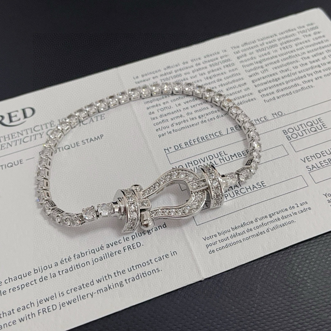 NO:379208,Batch Fered white diamond horseshoe buckle bracelet, seiko micro-insert, high-end customization, counter material, thickened electroplating technology, logo, high-end sense, full temperament, simple four-claw inlay classic and durable, suitable for all occasions, fine jewelry, bracelet19860909批  费雷德白钻马蹄扣手链,精工微镶,高端定制,专柜材质,加厚电镀工艺,带logo,自带高级感,气质拉满,简约四爪镶经典耐看,适合各种场合.,饰品精品,bracelet,Jewelry