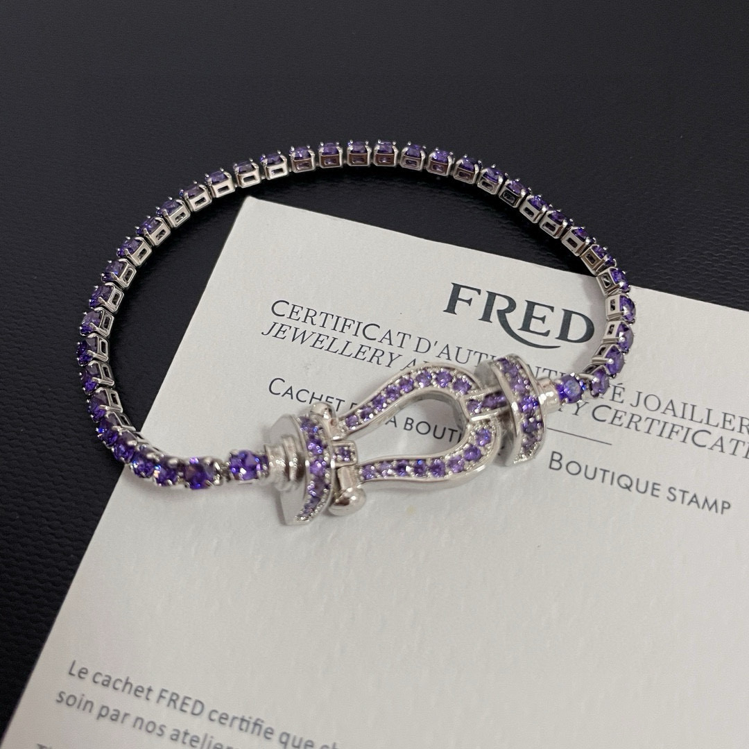 NO:379213,Ferred purple diamond horseshoe buckle bracelet, seiko micro-insert, high-end customization, counter material, thickened electroplating technology, logo, self-high-end sense, full temperament, simple four-claw inlay classic and durable, suitable for all occasions, boutique jewelry, bracelet19860909批  费雷德紫钻马蹄扣手链,精工微镶,高端定制,专柜材质,加厚电镀工艺,带logo,自带高级感,气质拉满,简约四爪镶经典耐看,适合各种场合.,饰品精品,bracelet,Jewelry