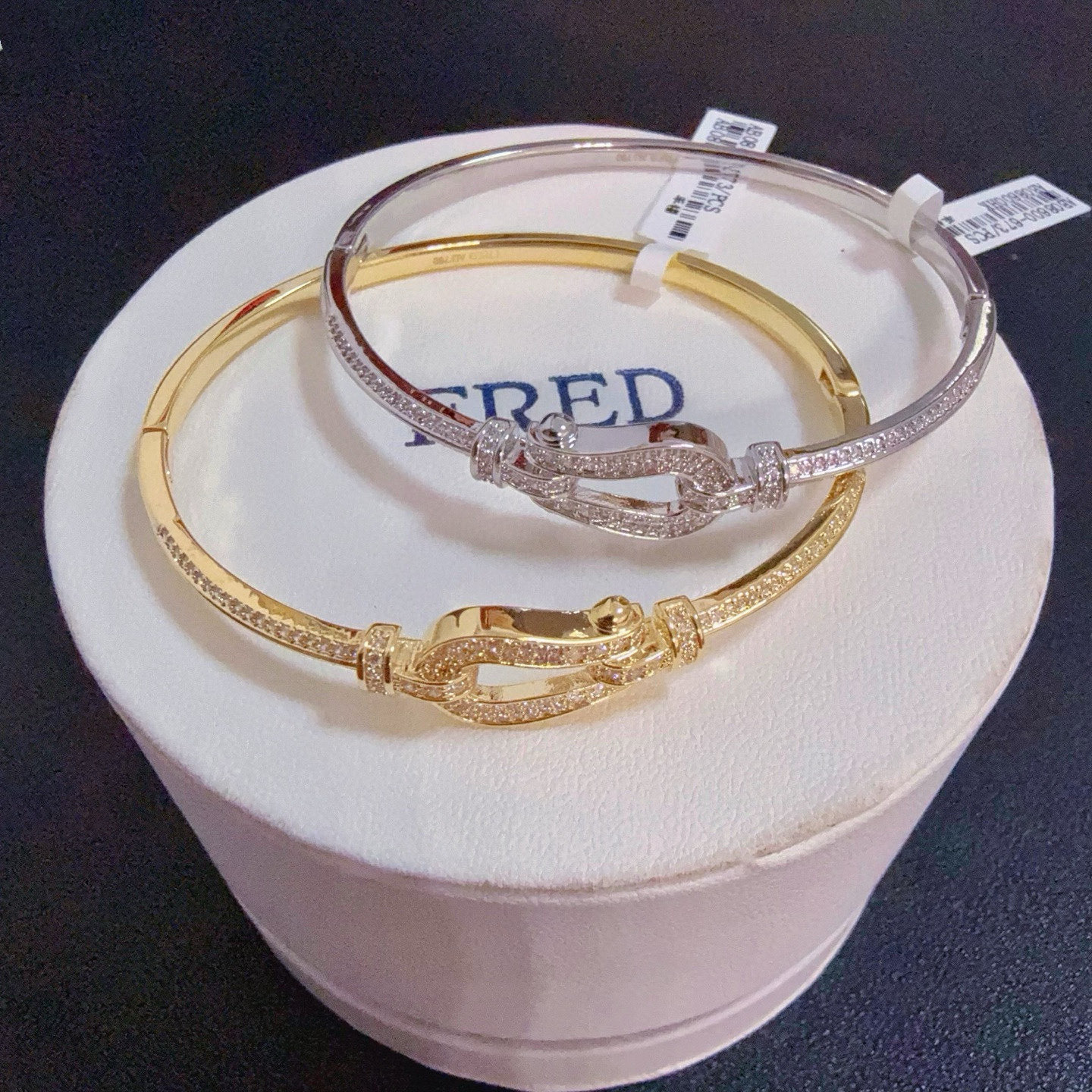 NO:380546,Popular Feredman Diamond Horseshoe Buckler Bracelet, classic and versatile, Internet celebrity expert, a must-have item for fashion, fashionable and exquisite, 11 pairs of customized versions, thickened electroplating 18k technology, very versatile!  !  , jewelry quality, bracelet19860909火爆 费雷德满钻马蹄扣手镯,经典百搭,网红达人 时尚一族备必单品,时尚精致,11对版定制,加厚电镀18k工艺,上手效果非常百搭！！,饰品精品,bracelet,Jewelry