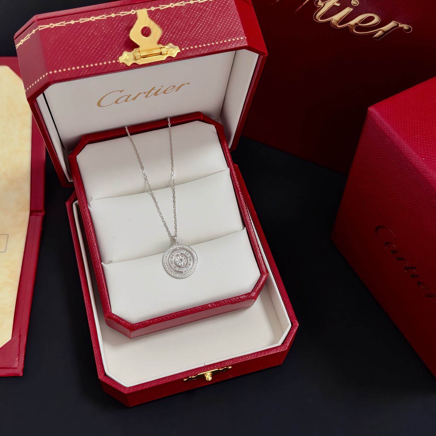 NO:381075,Cartier diamond-set necklace, high-end customized version, diamond-set craftsmanship, V-gold material, classic and fashionable style, reconstructing love aesthetics with sharp lines!  Breaking the convention, diamond-inlaid design creates a high-end ceiling - no need to build glitz, love should be pure as before. Cartier is loved by many celebrities and internet celebrities. The Leopard series bracelet is definitely an eternal classic, and there is no limit on men and women, and no limit on age!  Wear it you are the focus!  , jewelry boutique, cartier, necklace, bracelet19860909卡地亚镶钻项链 高端定制版本 镶嵌钻工艺 V金材质 经典而时尚风格 用凌厉线条重构爱情美学！打破常规,镶嵌钻设计反而成就高级感天花板——无需浮华堆砌,爱本应纯粹如初 卡地亚受众多明星网红的爱戴 豹子系列手镯 绝对是永恒经典 而且男女不限 年龄不限 ！戴上它你就是焦点！,饰品精品,cartier,necklace,bracelet,Jewelry