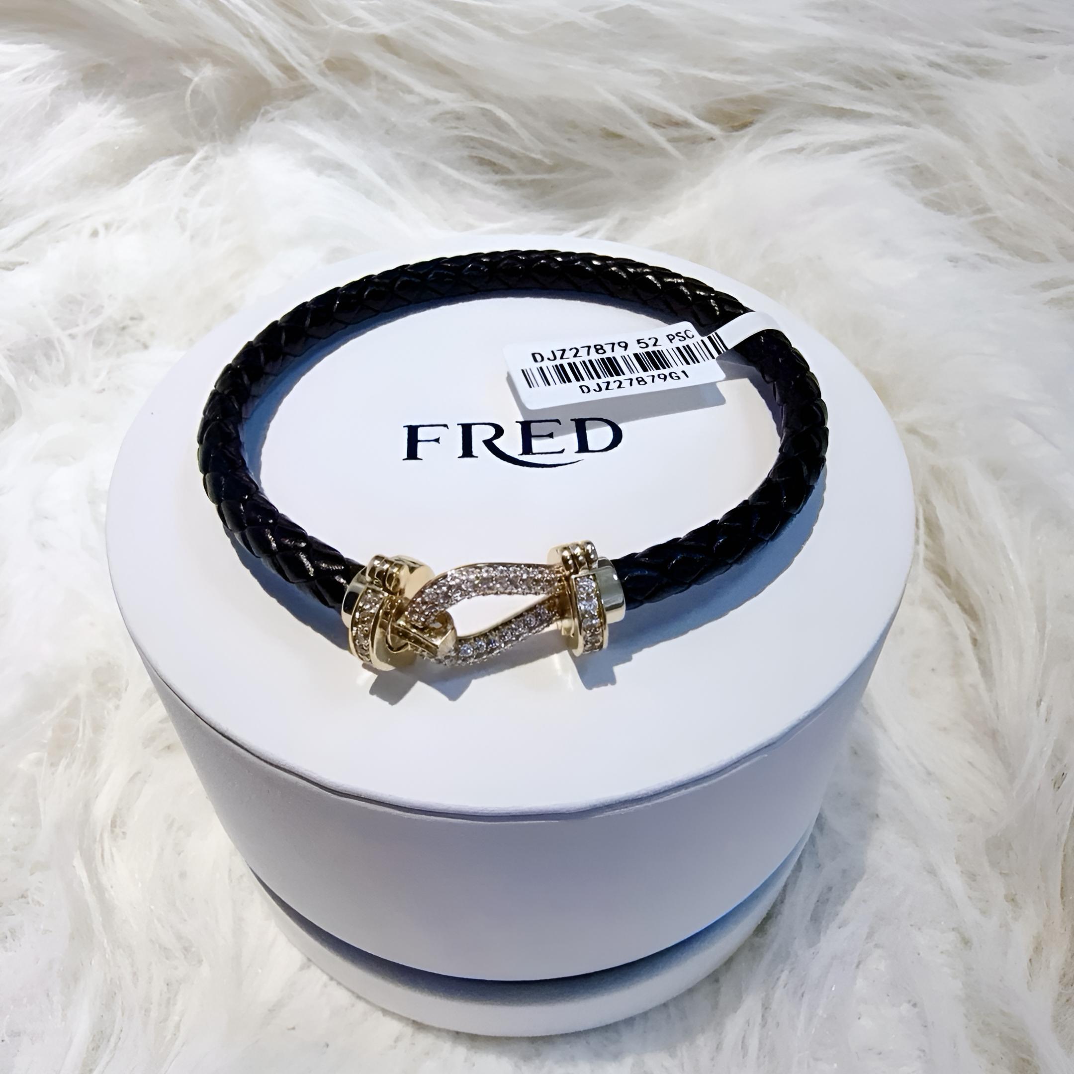 NO:381438,Popular Feredman Diamond Horseshoe Buckle Bracelet, classic and versatile, Internet celebrity expert, a must-have item for fashion, fashionable and exquisite, 11 pairs of customized versions, thickened electroplating 18k technology, different from the ordinary version on the market, the effect of getting used is very versatile!  !  , jewelry boutique, bracelet, bracelet19860909火爆 费雷德满钻马蹄扣手镯手链,经典百搭,网红达人 时尚一族备必单品,时尚精致,11对版定制,加厚电镀18k工艺,区别市面上普通版本上手效果非常百搭！！,饰品精品,bracelet,bracelet,Jewelry