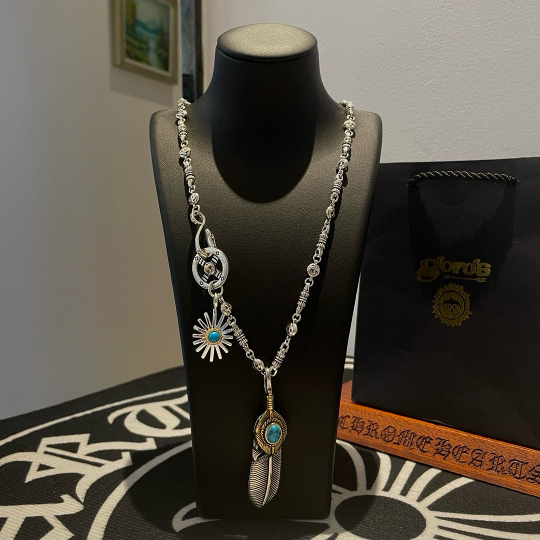 NO:381249,[New Products are on the Shelves] Goro’s Takahashi Goro Matsushi Feather Sea Urchin Silver Cake Pendant, Takahashi Classic Bird Necklace, Top Version, Accepted Exclusive Shooting, Mainly Focused on the High-end Market, Kuaishou/ins/Xiaohongshu Hot Style, absolutely different from the ordinary version!  The details of the picture product are consistent with ZP!  Original production process, precision quality, purely handmade, authentic model opening, fashion essentials, both men and women can wear, same couple style, rock punk silver style, retro elements, trendy and versatile, same style on the official website, fine jewelry, necklace19860909批【新品上架】Goro’s高桥吾郎松石羽毛海胆银饼吊坠,高桥经典飞鸟项链,顶级版本,认准独家拍摄,主攻高端市场 ,快手/ins/小红书热门款,绝对区别普通版本！图片产品细节与ZP一致！原版制作工艺 精工品质 纯手工打造 ～正品开模潮流时尚必备 男女均可佩戴 情侣款同款 摇滚朋克泰银风格 复古元素 潮流百搭 官网同款,饰品精品,necklace,Jewelry