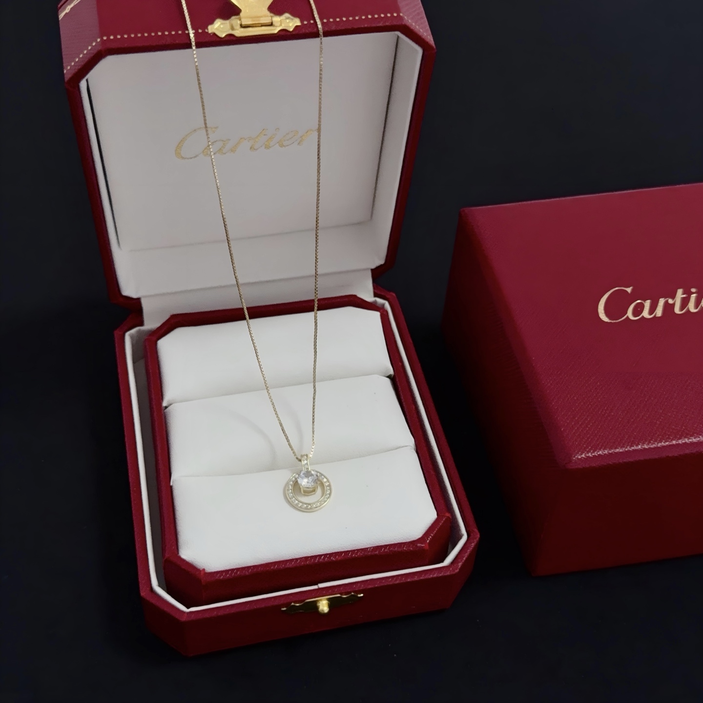 NO:557808,Cartier diamond-encrusted necklace, high-end customized version, diamond-encrusted craftsmanship, V gold material, classic and fashionable style, reconstruct the aesthetics of love with sharp lines!  Breaking the rules, the diamond-encrusted design actually achieves the ceiling of high-end sense - no need for flashy accumulation, love should be as pure as ever. Cartier is loved by many celebrities and Internet celebrities. The Leopard series bracelet is absolutely an eternal classic, and it is not limited to men and women, and there is no age limit!  Wear it and you will be the center of attention!  , jewelry boutique,cartier,necklace,bracelet19860909卡地亚镶钻项链 高端定制版本 镶嵌钻工艺 V金材质 经典而时尚风格 用凌厉线条重构爱情美学！打破常规,镶嵌钻设计反而成就高级感天花板——无需浮华堆砌,爱本应纯粹如初 卡地亚受众多明星网红的爱戴 豹子系列手镯 绝对是永恒经典 而且男女不限 年龄不限 ！戴上它你就是焦点！,饰品精品,cartier,necklace,bracelet,Jewelry