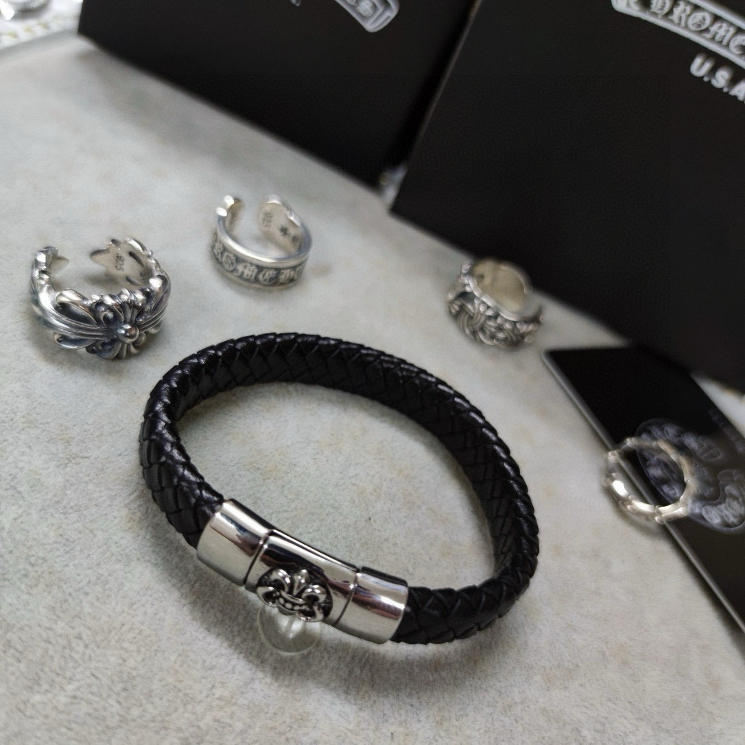 NO:381928,CHromehearts same style leather rope bracelet rock punk style retro elements trendy versatile retro punk GD same style gift couple jewelry chain, jewelry boutique, chrome hearts, chrome hearts, bracelet19860909批 CHromehearts克罗心同款 皮绳手链 摇滚朋克风格 复古元素 潮流百搭 复古朋克权志龙GD同款礼物 情侣款饰品链子,饰品精品,chrome hearts,chrome hearts,bracelet,Jewelry