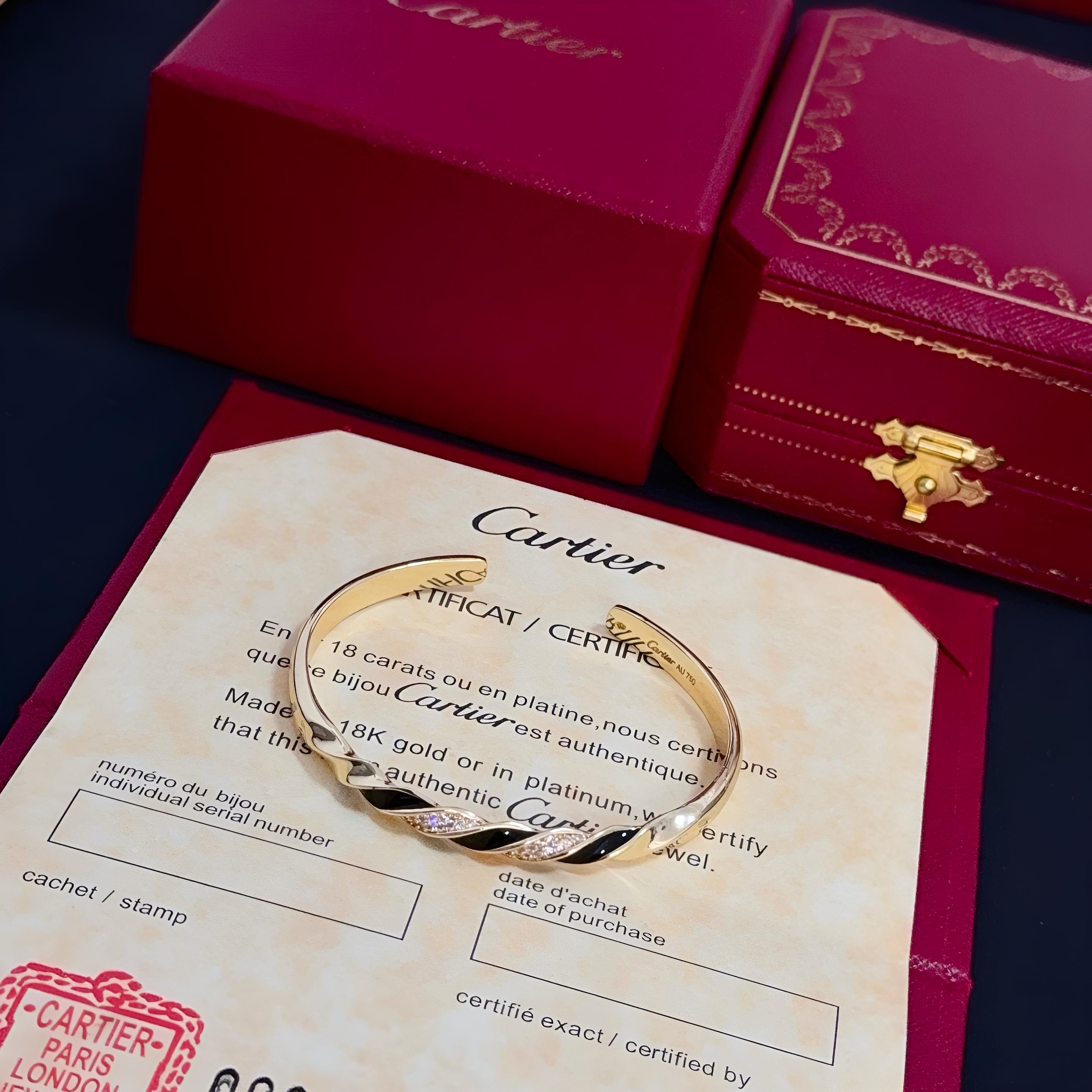 Cartier 卡地亚镶钻开口手镯 高端定制版本 镶嵌钻工艺 V金材质 而 风格 用凌厉线条重构爱情美学 打破常规