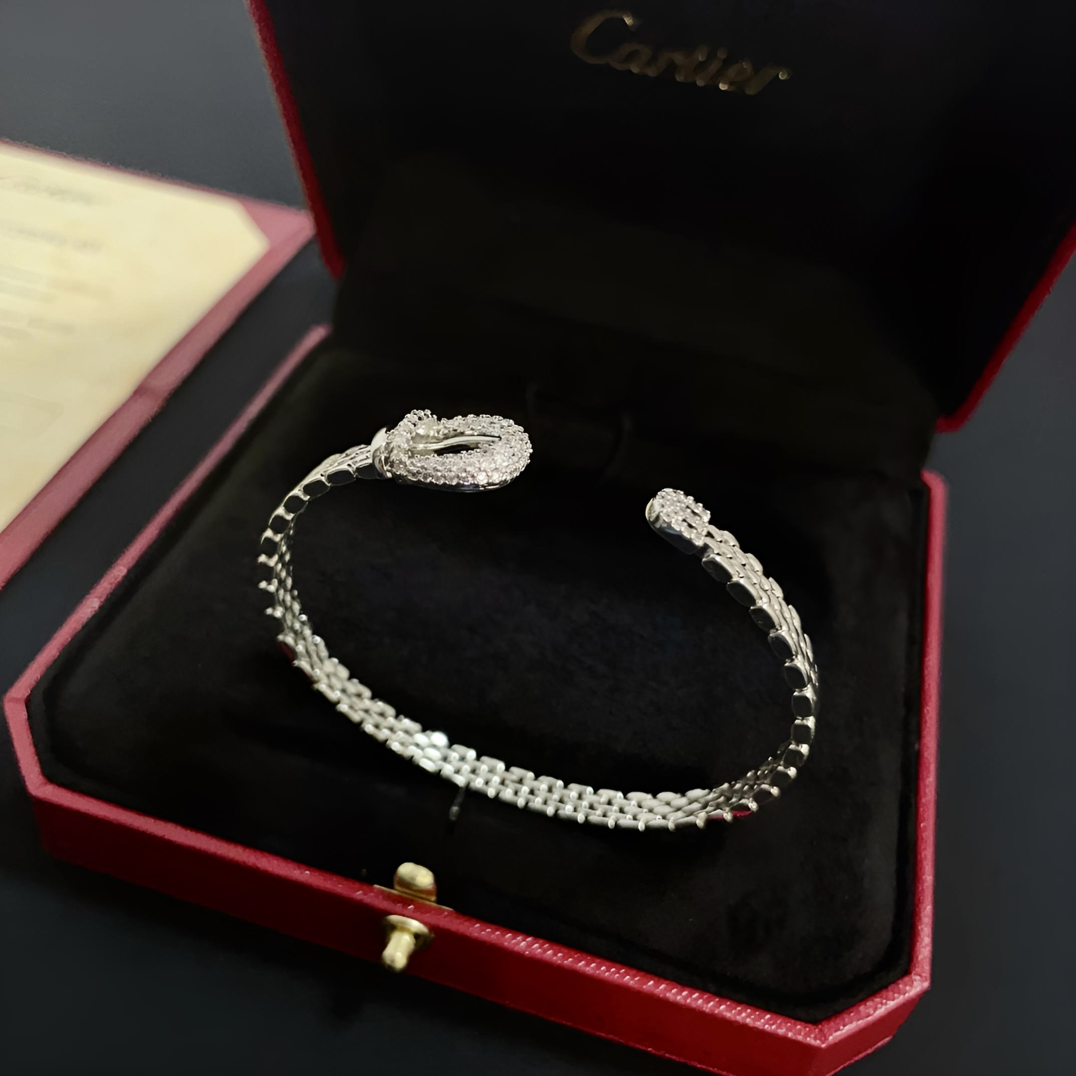 NO:382262,Cartier diamond-set bracelet, high-end customized version, diamond-set craftsmanship, V-gold material, classic and fashionable style, reconstructing love aesthetics with sharp lines!  Breaking the convention, diamond-inlaid design creates a high-end ceiling - no need to build glitz, love should be pure as before. Cartier is loved by many celebrities and internet celebrities. The Leopard series bracelet is definitely an eternal classic, and there is no limit on men and women, and no limit on age!  Wear it you are the focus!  , jewelry boutique, cartier, bracelet19860909卡地亚镶钻手镯 高端定制版本 镶嵌钻工艺 V金材质 经典而时尚风格 用凌厉线条重构爱情美学！打破常规,镶嵌钻设计反而成就高级感天花板——无需浮华堆砌,爱本应纯粹如初 卡地亚受众多明星网红的爱戴 豹子系列手镯 绝对是永恒经典 而且男女不限 年龄不限 ！戴上它你就是焦点！,饰品精品,cartier,bracelet,Jewelry