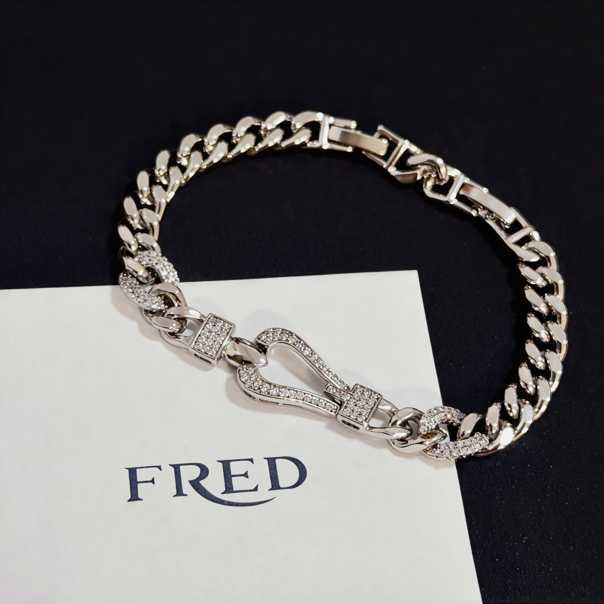 Fred 火爆 𝗙𝗥𝗘𝗗 费雷德镶钻马蹄扣手链 百搭 达人 一族备必‬单品 1：1对版定制