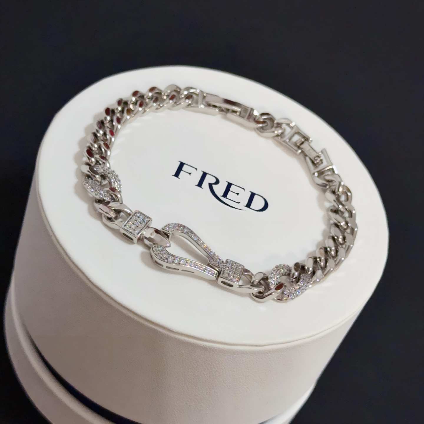 Fred 火爆 𝗙𝗥𝗘𝗗 费雷德镶钻马蹄扣手链 百搭 达人 一族备必‬单品 1：1对版定制