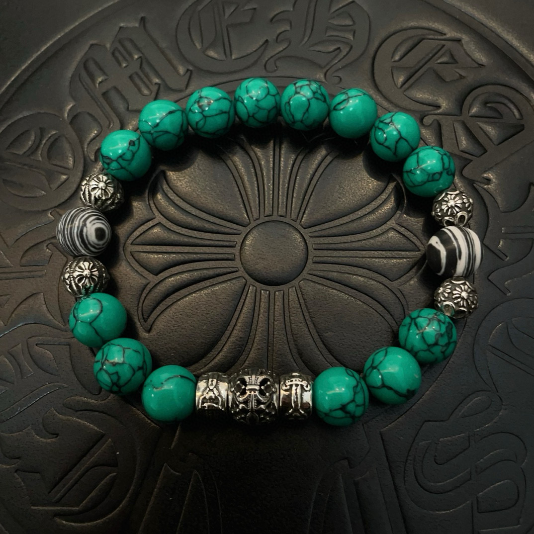 NO:383855,New [Counter Quality] Chrome Hearts Croxin Classic retro multi-element turquoise bracelet bracelet with different concave and convex shapes presents unique styles Cross Scout flowers are Croxin's ambitions, so they last longer. Genuine version of Chrome Hearts Croxin, different from the market ordinary light version, benchmark the quality of the version, look at the details of the letter printing, the degree of retro old gray oxygen. Seiko version!  !  !  Pure handmade ~ Authentic model opening must-have fashion and fashion, both men and women can wear it, same style for couples, original official website, rock punk style silver style, retro elements, trendy and versatile!  , jewelry boutique, chrome hearts, chrome hearts, bracelet19860909新款【专柜品质】Chrome Hearts克罗心 经典复古多元素绿松石手链手串,凹凸造型不同的花纹设计风格 呈现出与众不同 十字架 童军花是克罗心的志 所以更经久不衰 正品打版Chrome Hearts克罗心 区别市场普通轻版 对版对标品质 看字印细节 复古做旧灰氧程度.精工版本！！！ 纯手工打造 ～正品开模潮流时尚必备 男女均可佩戴 情侣同款 官网原版 摇滚朋克泰银风格 复古元素 潮流百搭！,饰品精品,chrome hearts,chrome hearts,bracelet,Jewelry