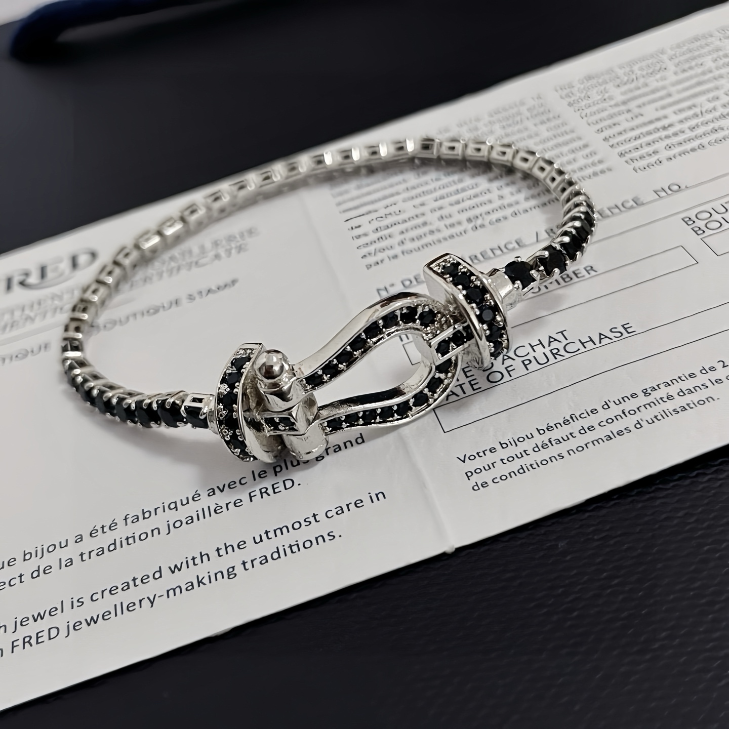 NO:384492,Ferred black diamond horseshoe buckle bracelet, seiko micro-insert, high-end customization, counter material, thickened electroplating technology, logo, high-end sense, full temperament, simple four-claw inlay classic and durable, suitable for all occasions, fine jewelry, bracelet19860909批  费雷德黑钻马蹄扣手链,精工微镶,高端定制,专柜材质,加厚电镀工艺,带logo,自带高级感,气质拉满,简约四爪镶经典耐看,适合各种场合.,饰品精品,bracelet,Jewelry