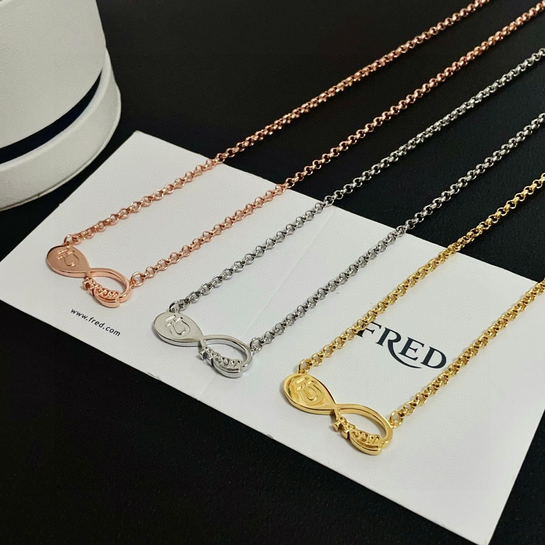 NO:384543,Ferred 8-character buckle necklace, high-end customization, counter material, thickened electroplating technology, logo, very iconic, simple and elegant, and can be easily controlled whether it is daily outfit or special occasions. Gold, silver, rose gold, three colors., jewelry boutique, necklace, gold19860909费雷德8字扣项链,高端定制,专柜材质,加厚电镀工艺,带logo,非常有标志性,简洁大方,不管是日常穿搭还是特别场合都能轻松驾驭.黄金色 银色 玫瑰金三色.,饰品精品,necklace,gold,Jewelry