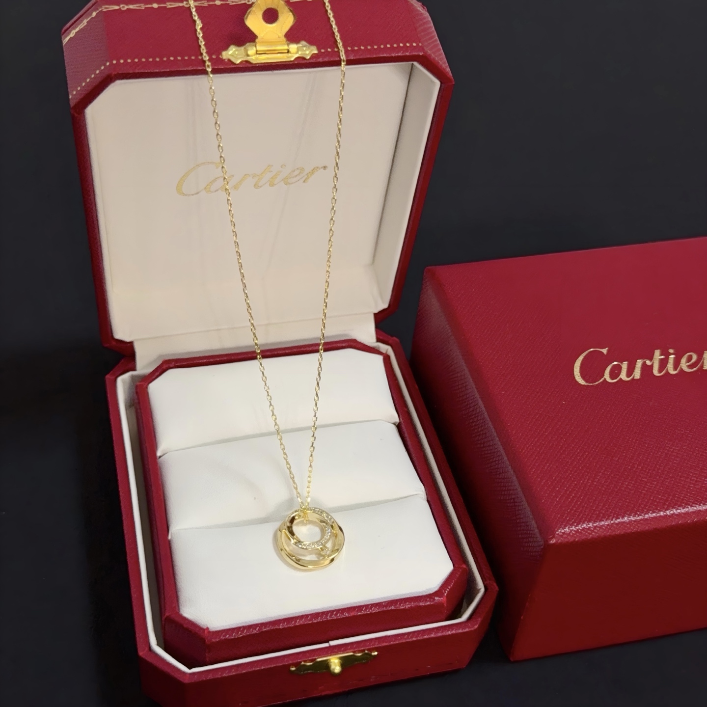 NO:387341,Cartier necklace, high-end customized version, diamond inlay craftsmanship, V-gold material, classic and fashionable style, reconstructing love aesthetics with sharp lines!  Breaking the convention, diamond-inlaid design creates a high-end ceiling - no need to build glitz, love should be pure as before. Cartier is loved by many celebrities and internet celebrities. The Leopard series bracelet is definitely an eternal classic, and there is no limit on men and women, and no limit on age!  Wear it you are the focus!  , jewelry boutique, cartier, necklace, bracelet19860909卡地亚项链 高端定制版本 镶嵌钻工艺 V金材质 经典而时尚风格 用凌厉线条重构爱情美学！打破常规,镶嵌钻设计反而成就高级感天花板——无需浮华堆砌,爱本应纯粹如初 卡地亚受众多明星网红的爱戴 豹子系列手镯 绝对是永恒经典 而且男女不限 年龄不限 ！戴上它你就是焦点！,饰品精品,cartier,necklace,bracelet,Jewelry