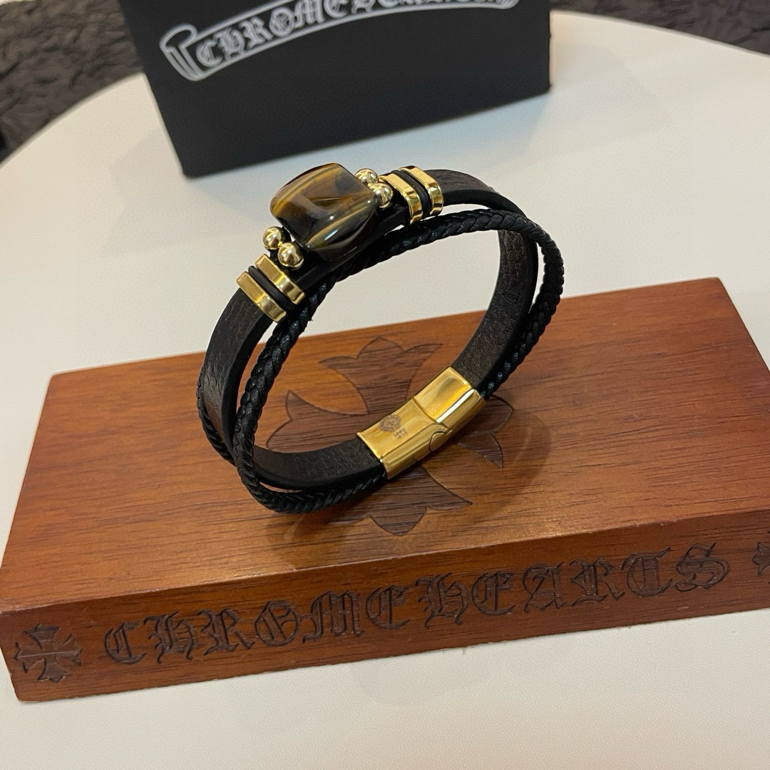 NO:386751,New [Counter Quality] Chrome Hearts Croxin Tiger Eye Stone Skin Rope Bracelet Retro Aging Pattern Design Styles Different Concave and Convex Scout Flowers are Croxin's logo, so they last longer. Genuine Chrome Hearts Croxin Difference to the market ordinary light version, match the quality of the version, look at the details of the letter printing, retro aging gray oxygen level. Seiko version!  , jewelry boutique, chrome hearts, chrome hearts, bracelet19860909新款【专柜品质】Chrome Hearts克罗心 虎眼石皮绳手镯 复古做旧 凹凸造型不同的花纹设计风格呈现出与众不同 十字架童军花是克罗心的标志 所以更经久不衰 正品打版Chrome Hearts克罗心 区别市场普通轻版 对版对标品质 看字印细节 复古做旧灰氧程度.精工版本！,饰品精品,chrome hearts,chrome hearts,bracelet,Jewelry