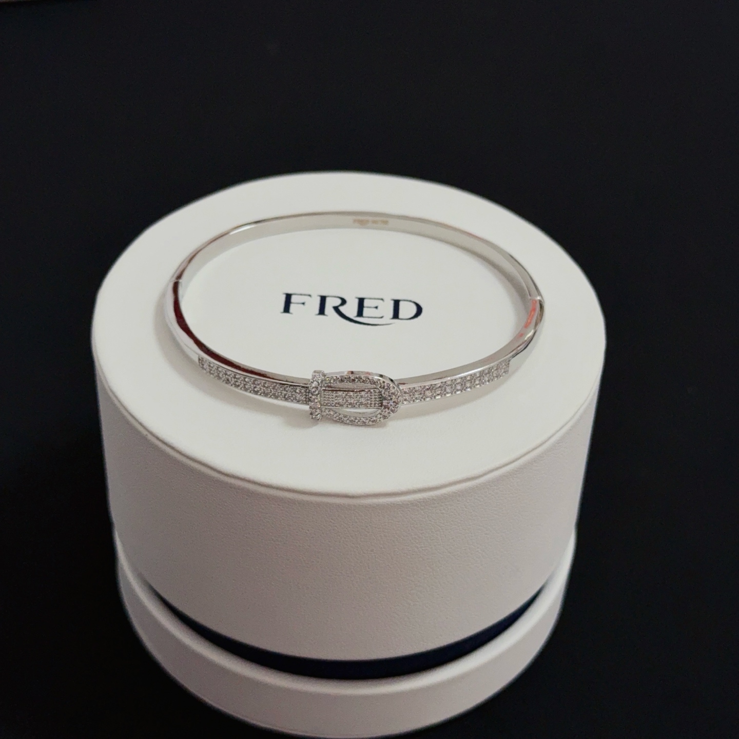 NO:387431,Popular Feredman Diamond Horseshoe Buckler Bracelet, classic and versatile, Internet celebrity expert, a must-have item for fashion, fashionable and exquisite, 11 pairs of customized versions, the difference is that the ordinary version on the market, thickened electroplating 18k process, the effect is very versatile!  !  , jewelry quality, bracelet19860909火爆 费雷德满钻马蹄扣手镯,经典百搭,网红达人 时尚一族备必单品,时尚精致,11对版定制,区别在于市面上普通版本,加厚电镀18k工艺,上手效果非常百搭！！,饰品精品,bracelet,Jewelry