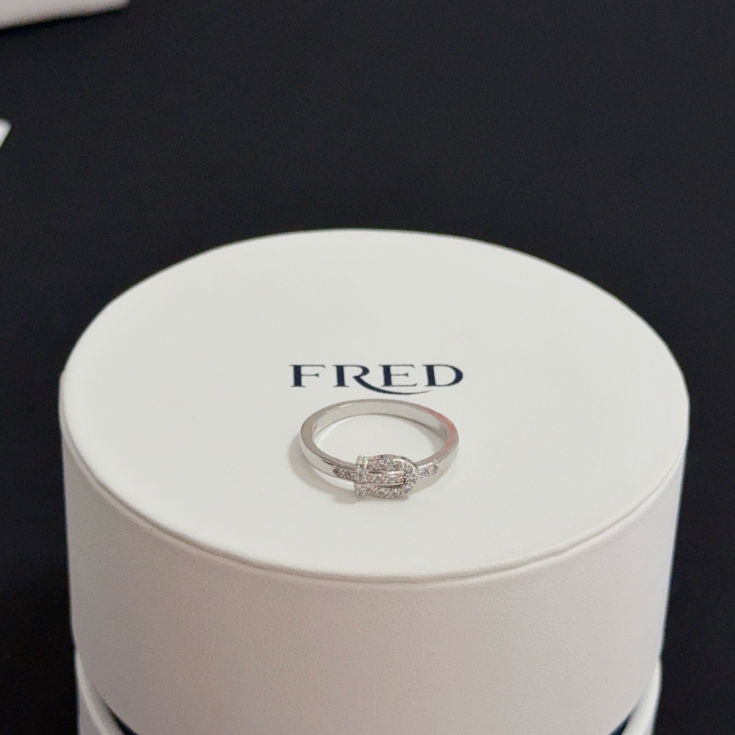 NO:387465,Popular Fered ring, classic and versatile, internet celebrity expert, fashion family must-have items, fashionable and exquisite, 11 pairs of customization, thickened electroplating 18k craftsmanship., jewelry quality, ring19860909火爆 费雷德戒指,经典百搭,网红达人 时尚一族备必单品时尚精致,11对版定制,加厚电镀18k工艺.,饰品精品,ring,Jewelry