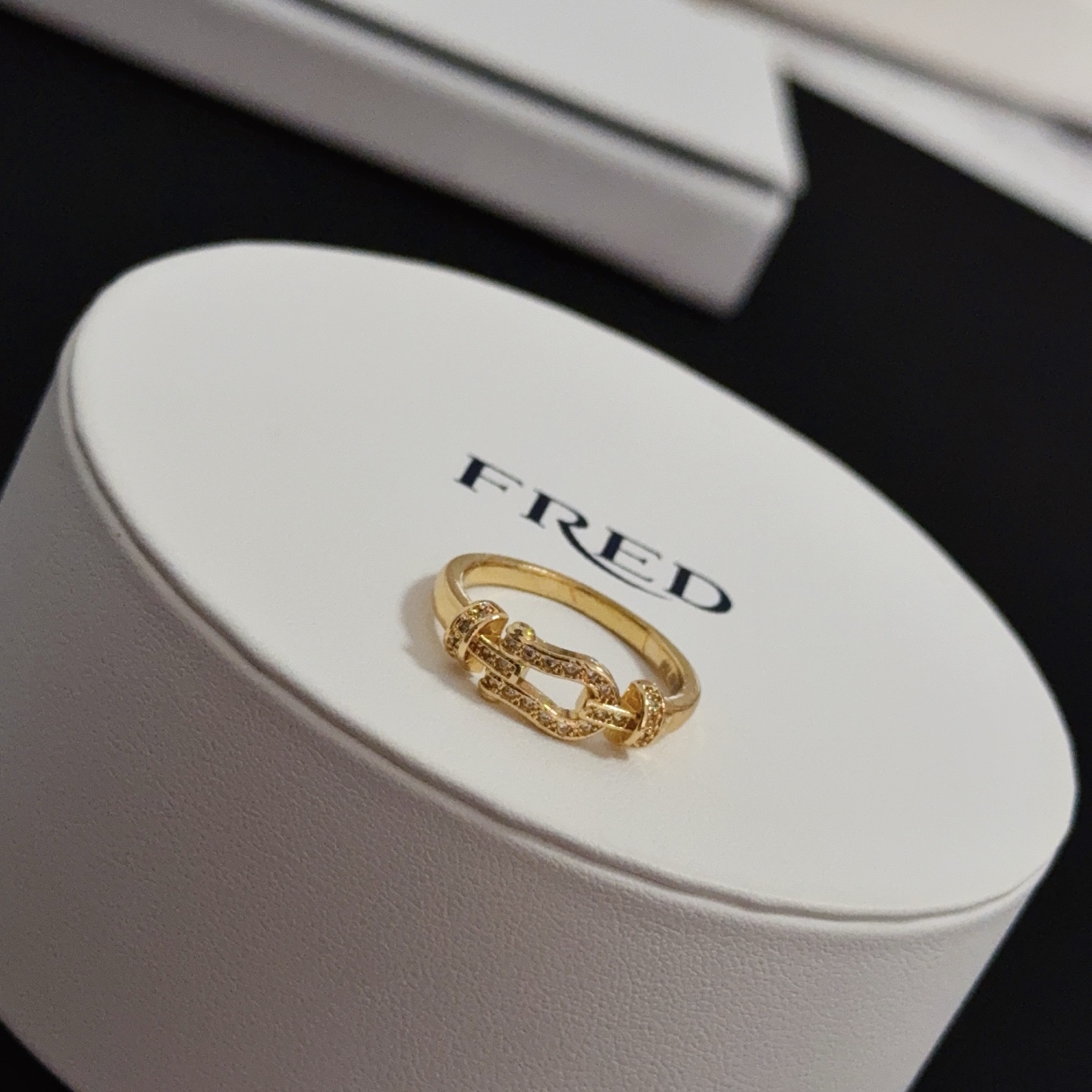 Fred 火爆 𝗙𝗥𝗘𝗗 费雷德满钻马蹄扣戒指