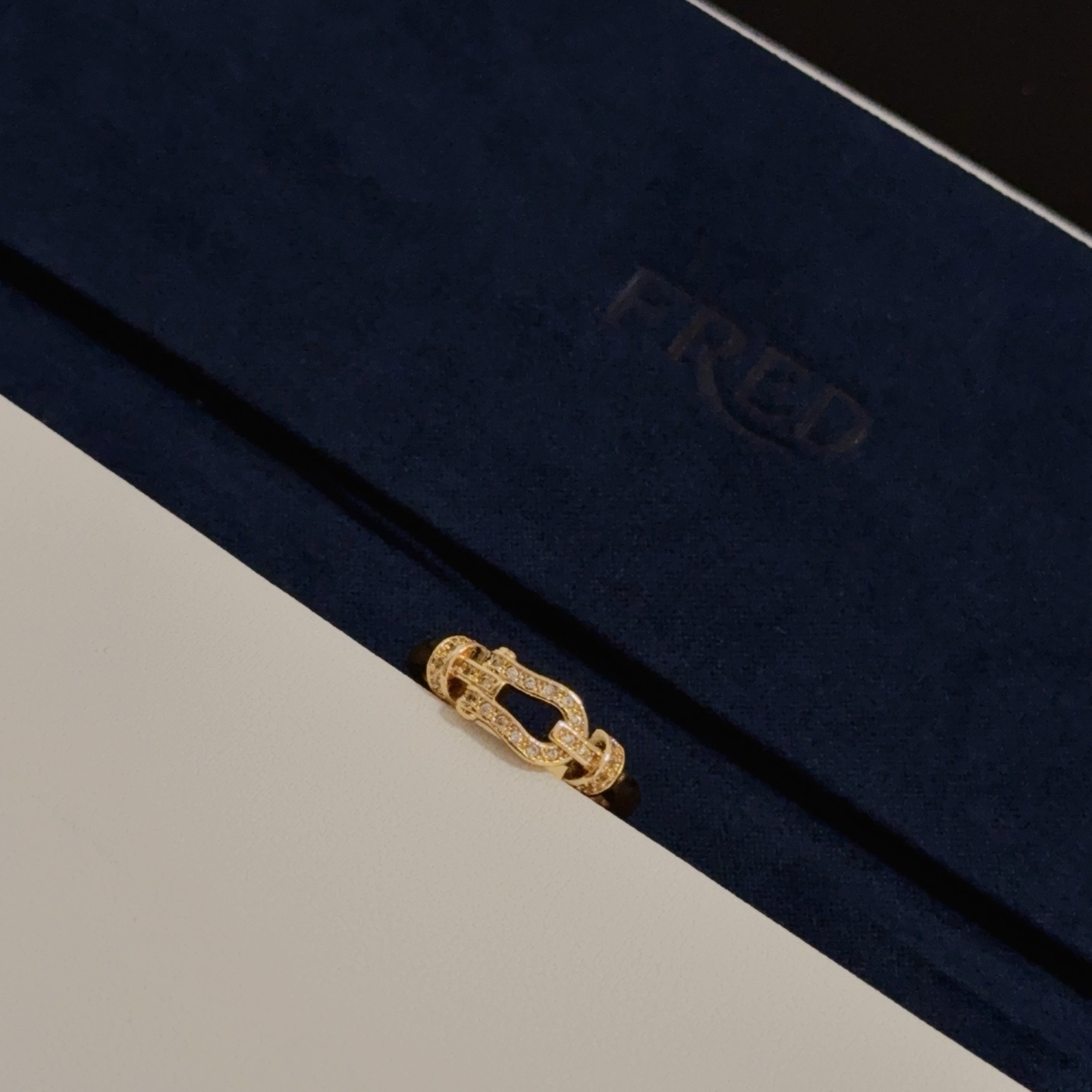 Fred 火爆 𝗙𝗥𝗘𝗗 费雷德满钻马蹄扣戒指