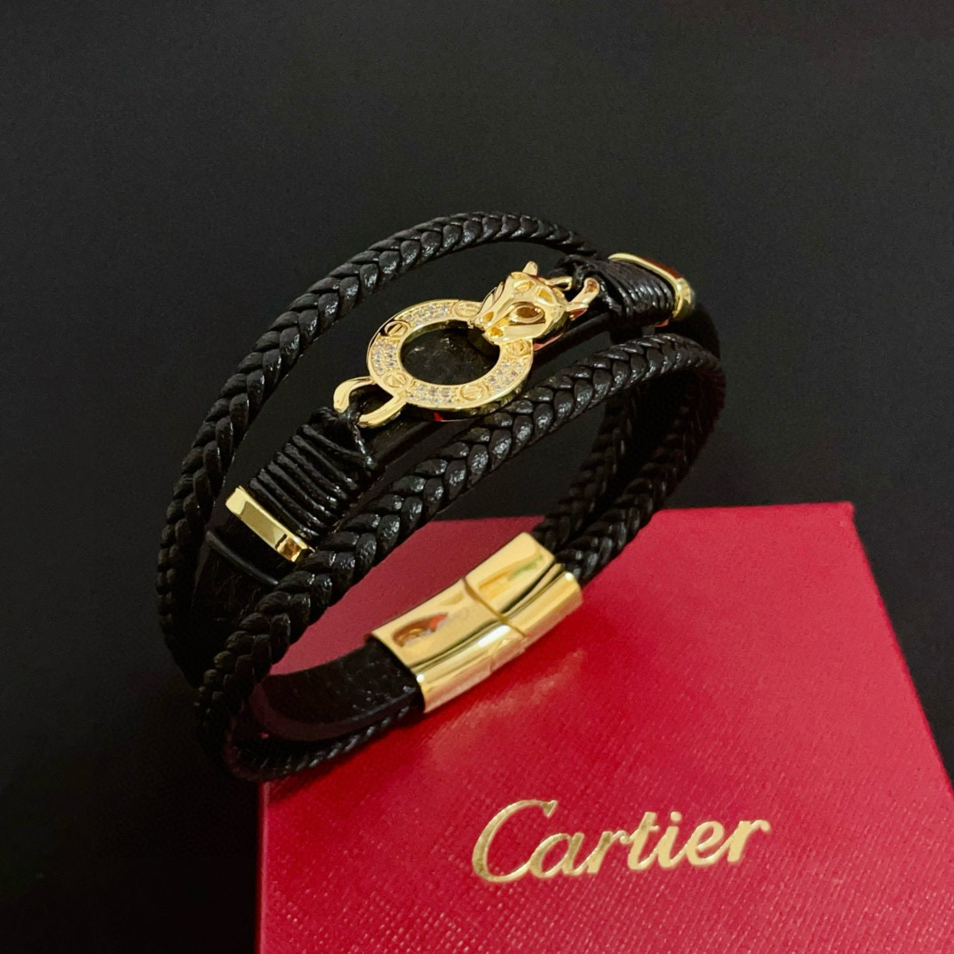NO:516380,Cartier Leopard Head Diamond-Inlaid Leather Rope Bracelet High-end Customized Version Diamond Inlaid craft V-gold Material Classic and Fashion Style Reconstructing Love Aesthetics with sharp lines!  Breaking the convention, diamond-inlaid design creates a high-end ceiling - no need to build glitz, love should be pure as before. Cartier is loved by many celebrities and internet celebrities. The Leopard series bracelet is definitely an eternal classic, and there is no limit on men and women, and no limit on age!  Wear it you are the focus!  , jewelry boutique, cartier, bracelet19860909卡地亚豹头镶钻皮绳手镯 高端定制版本 镶嵌钻工艺 V金材质 经典而时尚风格 用凌厉线条重构爱情美学！打破常规,镶嵌钻设计反而成就高级感天花板——无需浮华堆砌,爱本应纯粹如初 卡地亚受众多明星网红的爱戴 豹子系列手镯 绝对是永恒经典 而且男女不限 年龄不限 ！戴上它你就是焦点！,饰品精品,cartier,bracelet,Jewelry