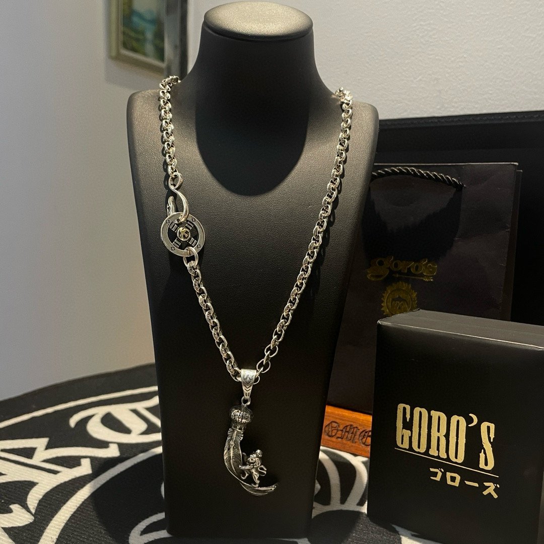 NO:516116,Comment [New Products on Shelves] Goro’s Takahashi Goro Lion Feather Pendant, Takahashi Goro Alphabet Necklace, Top Version, Accepted Exclusive Shooting, Focus on the High-end Market, Kuaishou/ins/Xiaohongshu popular models, absolutely different from ordinary versions!  The details of the picture product are consistent with ZP!  Original production process, precision quality, purely handmade, authentic model opening, fashion essentials, both men and women can wear, same couple style, rock punk silver style, retro elements, trendy and versatile, same style on the official website, fine jewelry, necklace19860909批【新品上架】Goro’s高桥吾郎狮子羽毛吊坠,高桥吾郎字母项链,顶级版本,认准独家拍摄,主攻高端市场 ,快手/ins/小红书热门款,绝对区别普通版本！图片产品细节与ZP一致！原版制作工艺 精工品质 纯手工打造 ～正品开模潮流时尚必备 男女均可佩戴 情侣款同款 摇滚朋克泰银风格 复古元素 潮流百搭 官网同款,饰品精品,necklace,Jewelry