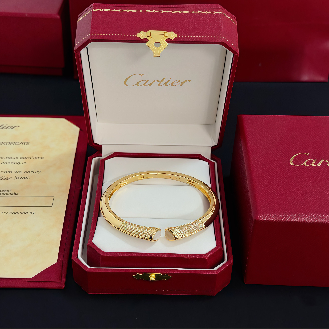 NO:557056,Cartier diamond-encrusted bracelet, high-end customized version, diamond-encrusted craftsmanship, V gold material, classic and fashionable style, reconstruct the aesthetics of love with sharp lines!  Breaking the rules, the diamond-encrusted design actually achieves the ceiling of high-end sense - no need for flashy accumulation, love should be as pure as ever. Cartier is loved by many celebrities and Internet celebrities. The Leopard series bracelet is absolutely an eternal classic, and it is not limited to men and women, and there is no age limit!  Wear it and you will be the center of attention!  , jewelry boutique, cartier, bracelet19860909卡地亚镶钻手镯 高端定制版本 镶嵌钻工艺 V金材质 经典而时尚风格 用凌厉线条重构爱情美学！打破常规,镶嵌钻设计反而成就高级感天花板——无需浮华堆砌,爱本应纯粹如初 卡地亚受众多明星网红的爱戴 豹子系列手镯 绝对是永恒经典 而且男女不限 年龄不限 ！戴上它你就是焦点！,饰品精品,cartier,bracelet,Jewelry