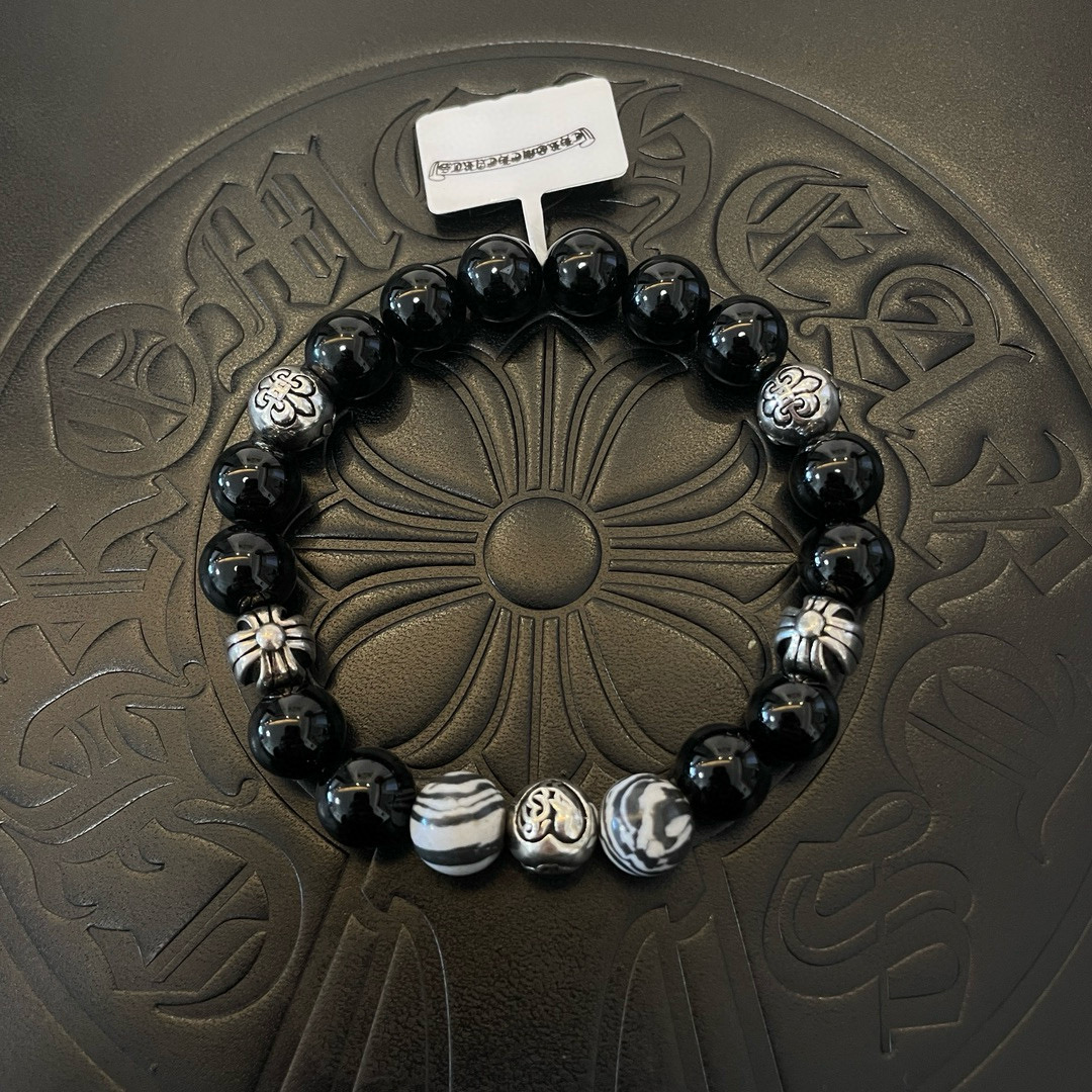 NO:556213,New [Counter Quality] Chrome Hearts Classic Agate Beads* Retro Multi-Element Bracelet. The concave and convex shapes with different pattern design styles are distinctive. The cross scout flower is the symbol of Chrome Hearts, so it is more durable. The genuine pattern-printed Chrome Hearts necklace is different from the ordinary light version in the market. Check the version and standard quality. Look at the printing details. The degree of retro gray oxidation. Seiko version!  , jewelry boutique, chrome hearts, chrome hearts, necklace, bracelet19860909新款【专柜品质】Chrome Hearts克罗心 经典玛瑙珠子*复古多元素手链 凹凸造型不同的花纹设计风格呈现出与众不同 十字架童军花是克罗心的标志 所以更经久不衰 正品打版Chrome Hearts克罗心项链区别市场普通轻版 对版对标品质 看字印细节 复古做旧灰氧程度.精工版本！,饰品精品,chrome hearts,chrome hearts,necklace,bracelet,Jewelry