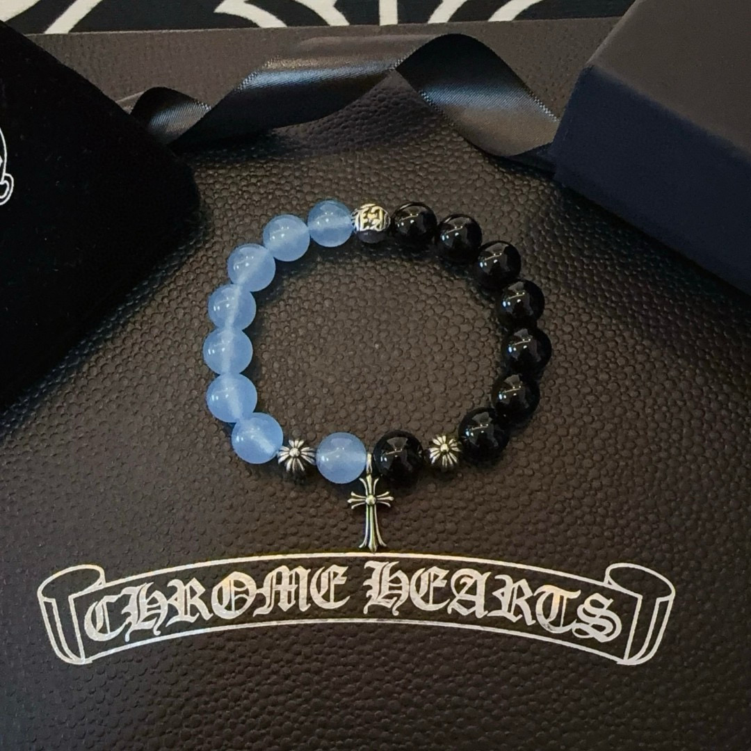 NO:558462,Batch of new [counter quality] Chrome Hearts classic retro multi-element color-blocking bracelet, popular on Kuaishou/ins/Xiaohongshu, different concave and convex shapes, pattern design style is unique. The cross scout flower is the symbol of Chrome Hearts, so it is more durable. Genuine pattern-printing Chrome Hearts distinguishes the ordinary light version in the market. Match the version and standard quality. Look at the printing details. The degree of retro gray oxidation. Seiko version!  , jewelry boutique, chrome hearts, chrome hearts, bracelet19860909批 新款【专柜品质】Chrome Hearts克罗心 经典复古多元素拼色手串手链 ,快手/ins/小红书热门,凹凸造型不同的花纹设计风格呈现出与众不同 十字架童军花是克罗心的标志 所以更经久不衰 正品打版Chrome Hearts克罗心 区别市场普通轻版 对版对标品质 看字印细节 复古做旧灰氧程度.精工版本！,饰品精品,chrome hearts,chrome hearts,bracelet,Jewelry