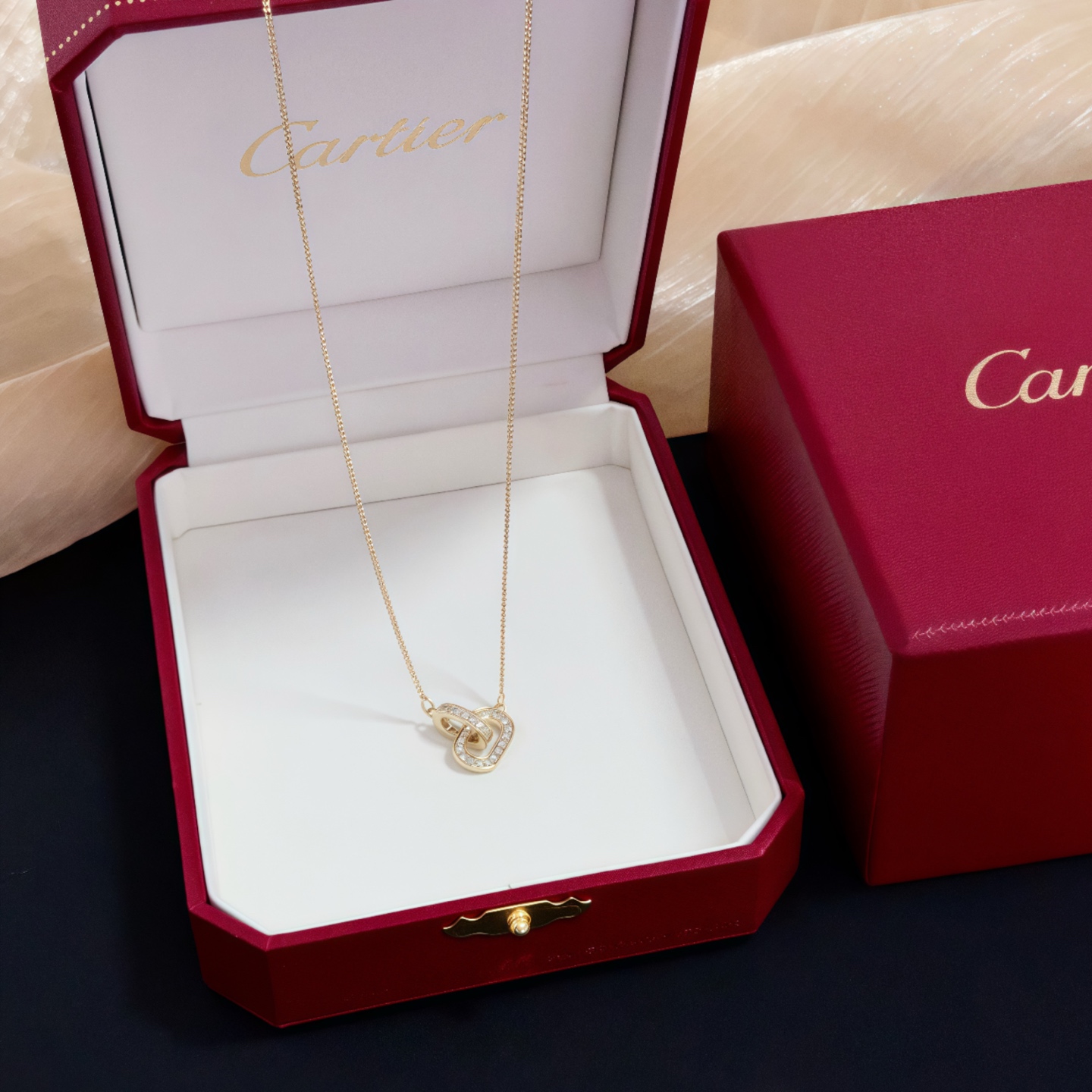 NO:558648,Cartier diamond-encrusted necklace, high-end customized version, diamond-encrusted craftsmanship, V gold material, classic and fashionable style, reconstruct the aesthetics of love with sharp lines!  Breaking the rules, the diamond-encrusted design actually achieves the ceiling of high-end sense - no need for flashy accumulation, love should be as pure as ever. Cartier is loved by many celebrities and Internet celebrities. The Leopard series bracelet is absolutely an eternal classic, and it is not limited to men and women, and there is no age limit!  Wear it and you will be the center of attention!  , jewelry boutique,cartier,necklace,bracelet19860909卡地亚镶钻项链 高端定制版本 镶嵌钻工艺 V金材质 经典而时尚风格 用凌厉线条重构爱情美学！打破常规,镶嵌钻设计反而成就高级感天花板——无需浮华堆砌,爱本应纯粹如初 卡地亚受众多明星网红的爱戴 豹子系列手镯 绝对是永恒经典 而且男女不限 年龄不限 ！戴上它你就是焦点！,饰品精品,cartier,necklace,bracelet,Jewelry