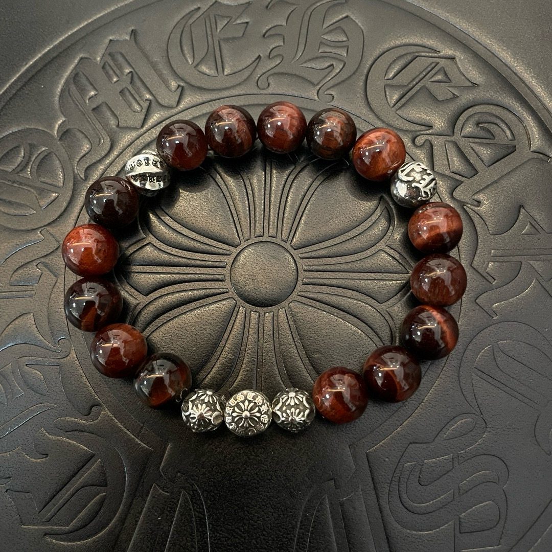 NO:558501,New [counter quality] Chrome Hearts Classic retro multi-element bracelet, different pattern design styles with concave and convex shapes, showing a distinctive cross. The Scout flower is the symbol of Chrome Hearts, so it is more durable. Genuine pattern-printed Chrome Hearts distinguishes the ordinary light version in the market. Match the version and standard quality. Look at the printing details. The degree of retro gray oxidation. Seiko version!  !  !  Purely handmade ~ Authentic open mold fashion essentials. Can be worn by both men and women. Same style for couples. Official website original. Rock punk Thai silver style. Retro elements. Trendy and versatile!  , jewelry boutique, chrome hearts, chrome hearts, bracelet19860909新款【专柜品质】Chrome Hearts克罗心 经典复古多元素手链手串,凹凸造型不同的花纹设计风格 呈现出与众不同 十字架 童军花是克罗心的志 所以更经久不衰 正品打版Chrome Hearts克罗心 区别市场普通轻版 对版对标品质 看字印细节 复古做旧灰氧程度.精工版本！！！ 纯手工打造 ～正品开模潮流时尚必备 男女均可佩戴 情侣同款 官网原版 摇滚朋克泰银风格 复古元素 潮流百搭！,饰品精品,chrome hearts,chrome hearts,bracelet,Jewelry