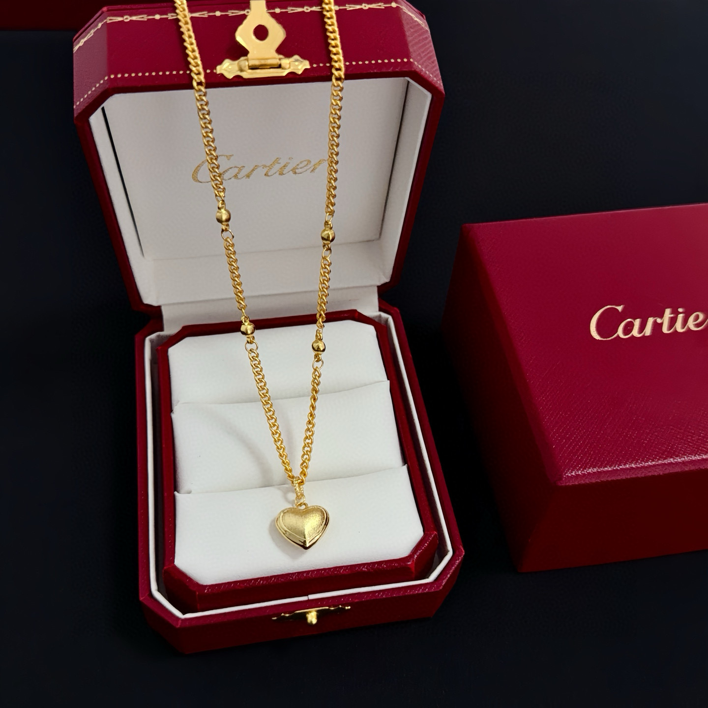 NO:582040,Cartier diamond-encrusted necklace, high-end customized version, diamond-encrusted craftsmanship, V gold material, classic and fashionable style, reconstruct the aesthetics of love with sharp lines!  Breaking the rules, the diamond-encrusted design actually achieves the ceiling of high-end sense - no need for flashy accumulation, love should be as pure as ever. Cartier is loved by many celebrities and Internet celebrities. The Leopard series bracelet is absolutely an eternal classic, and it is not limited to men and women, and there is no age limit!  Wear it and you will be the center of attention!  , jewelry boutique,cartier,necklace,bracelet19860909卡地亚镶钻项链 高端定制版本 镶嵌钻工艺 V金材质 经典而时尚风格 用凌厉线条重构爱情美学！打破常规,镶嵌钻设计反而成就高级感天花板——无需浮华堆砌,爱本应纯粹如初 卡地亚受众多明星网红的爱戴 豹子系列手镯 绝对是永恒经典 而且男女不限 年龄不限 ！戴上它你就是焦点！,饰品精品,cartier,necklace,bracelet,Jewelry