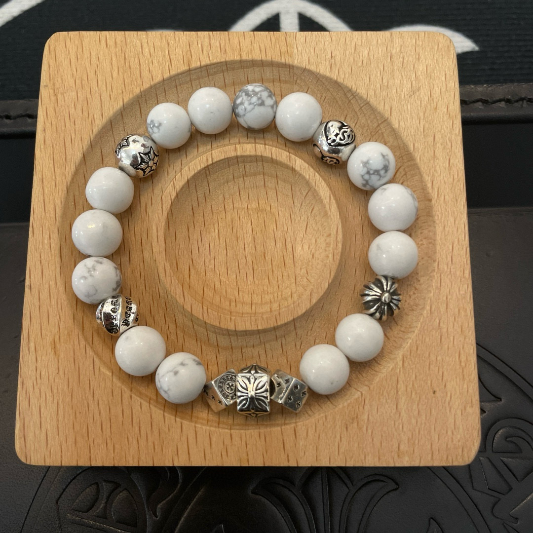 NO:575262,New [counter quality] Chrome Hearts classic retro multi-element white turquoise bracelet, popular on Kuaishou/ins/Xiaohongshu, the different concave and convex shapes are different in pattern design style. The cross scout flower is the symbol of Chrome Hearts, so it is more durable. Genuine pattern-printing Chrome Hearts distinguishes the ordinary light version in the market. Match the standard quality. Look at the printing details. The degree of retro gray oxidation. Seiko version!  , jewelry boutique, chrome hearts, chrome hearts, bracelet19860909新款【专柜品质】Chrome Hearts克罗心 经典复古多元素白松石手串手链 ,快手/ins/小红书热门,凹凸造型不同的花纹设计风格呈现出与众不同 十字架童军花是克罗心的标志 所以更经久不衰 正品打版Chrome Hearts克罗心 区别市场普通轻版 对版对标品质 看字印细节 复古做旧灰氧程度.精工版本！,饰品精品,chrome hearts,chrome hearts,bracelet,Jewelry
