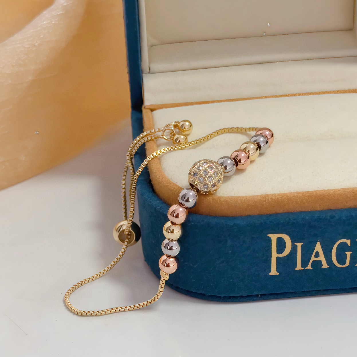 Piaget Smycken Piaget V — photo 3