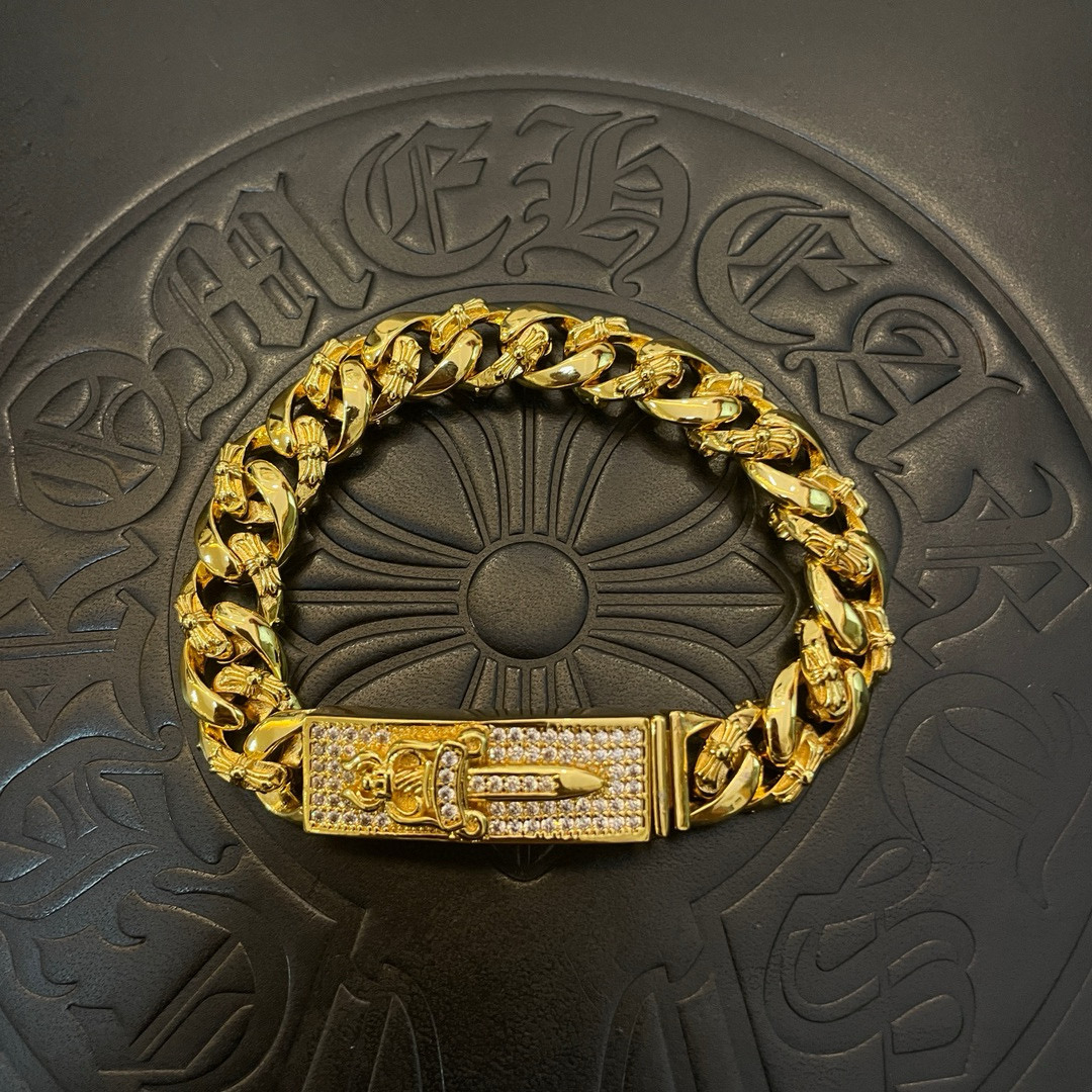 NO:582519,Batch of counter quality Chrome Hearts classic gold color (glossy cross twist) sword full of diamond bracelets, concave and convex shapes with different pattern design styles, showing a distinctive cross and Scout flower is the symbol of Chrome Hearts, so it is more durable. The genuine patterned Chrome Hearts necklace is different from the ordinary light version in the market. Match the version to the standard quality. Look at the printing details. The degree of retro gray oxidation. Seiko version!  !  !  Purely handmade ~ Authentic open mold fashion essentials. Can be worn by both men and women. Same style for couples. Official website original. Rock punk Thai silver style. Retro elements. Trendy and versatile!  , jewelry boutique, chrome hearts, chrome hearts, necklace, bracelet, gold19860909批 专柜品质Chrome Hearts克罗心黄金色经典（光面十字架麻花）宝剑满钻手链,凹凸造型不同的花纹设计风格 呈现出与众不同 十字架 童军花是克罗心的志 所以更经久不衰 正品打版Chrome Hearts克罗心项链区别市场普通轻版 对版对标品质 看字印细节 复古做旧灰氧程度.精工版本！！！ 纯手工打造 ～正品开模潮流时尚必备 男女均可佩戴 情侣同款 官网原版 摇滚朋克泰银风格 复古元素 潮流百搭！,饰品精品,chrome hearts,chrome hearts,necklace,bracelet,gold,Jewelry