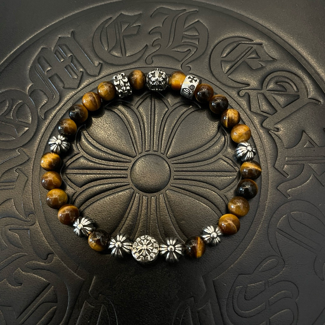 NO:582514,New [counter quality] Chrome Hearts Classic retro multi-element tiger eye stone bracelet, a hot model from Xiaohongshu, with different concave and convex shapes, the pattern design style is unique. The cross scout flower is the symbol of Chrome Hearts, so it is more durable. Genuine pattern-printed Chrome Hearts distinguishes the ordinary light version in the market. Match the version and benchmark quality. Look at the printing details. The degree of retro gray oxidation. Seiko version!  , jewelry boutique, chrome hearts, chrome hearts, bracelet19860909新款【专柜品质】Chrome Hearts克罗心 经典复古多元素虎眼石手链 ,小红书热款,凹凸造型不同的花纹设计风格呈现出与众不同 十字架童军花是克罗心的标志 所以更经久不衰 正品打版Chrome Hearts克罗心 区别市场普通轻版 对版对标品质 看字印细节 复古做旧灰氧程度.精工版本！,饰品精品,chrome hearts,chrome hearts,bracelet,Jewelry