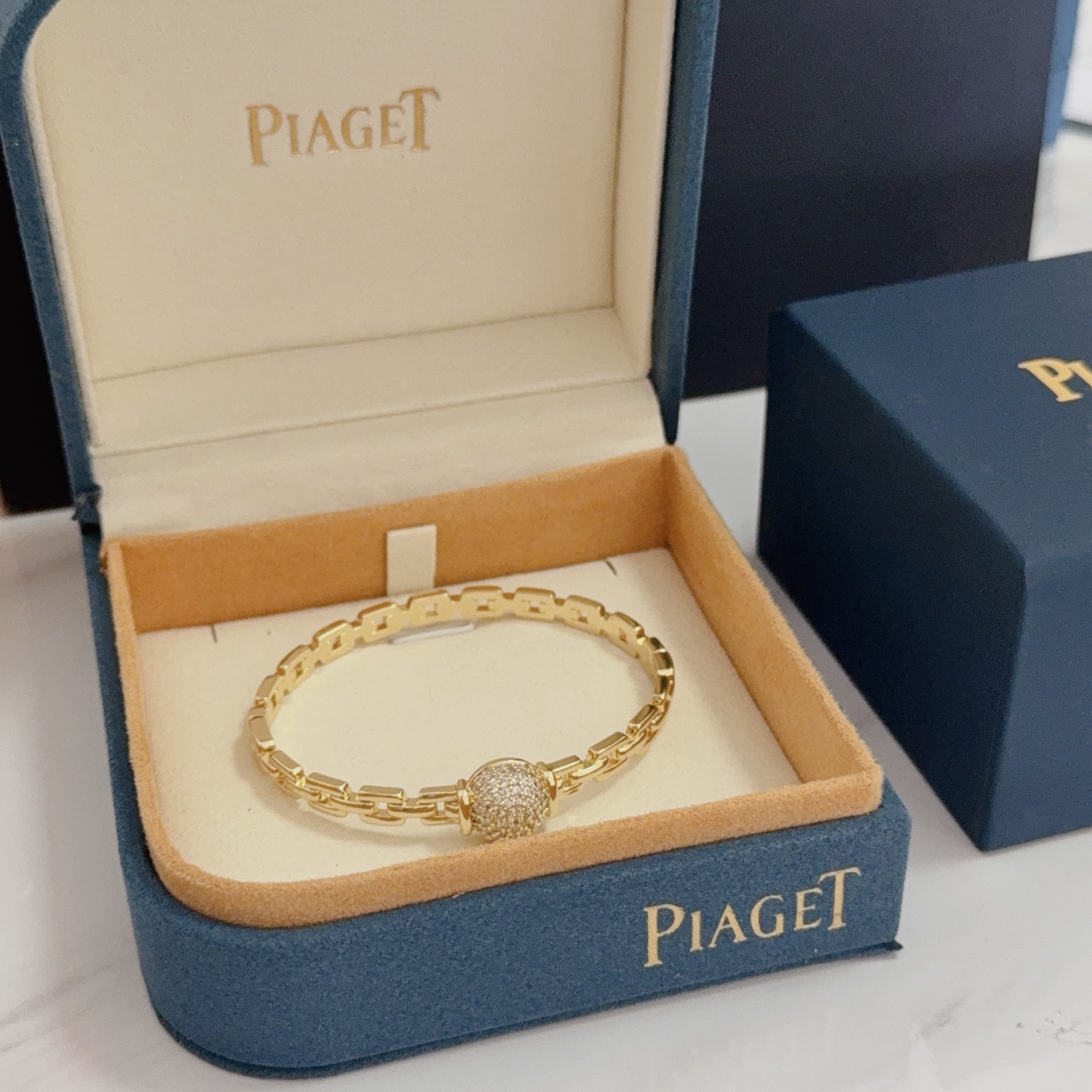 Piaget Jewelry Piaget ，V ， 。 ， ， ， 。 ~ ， 。 — photo 8