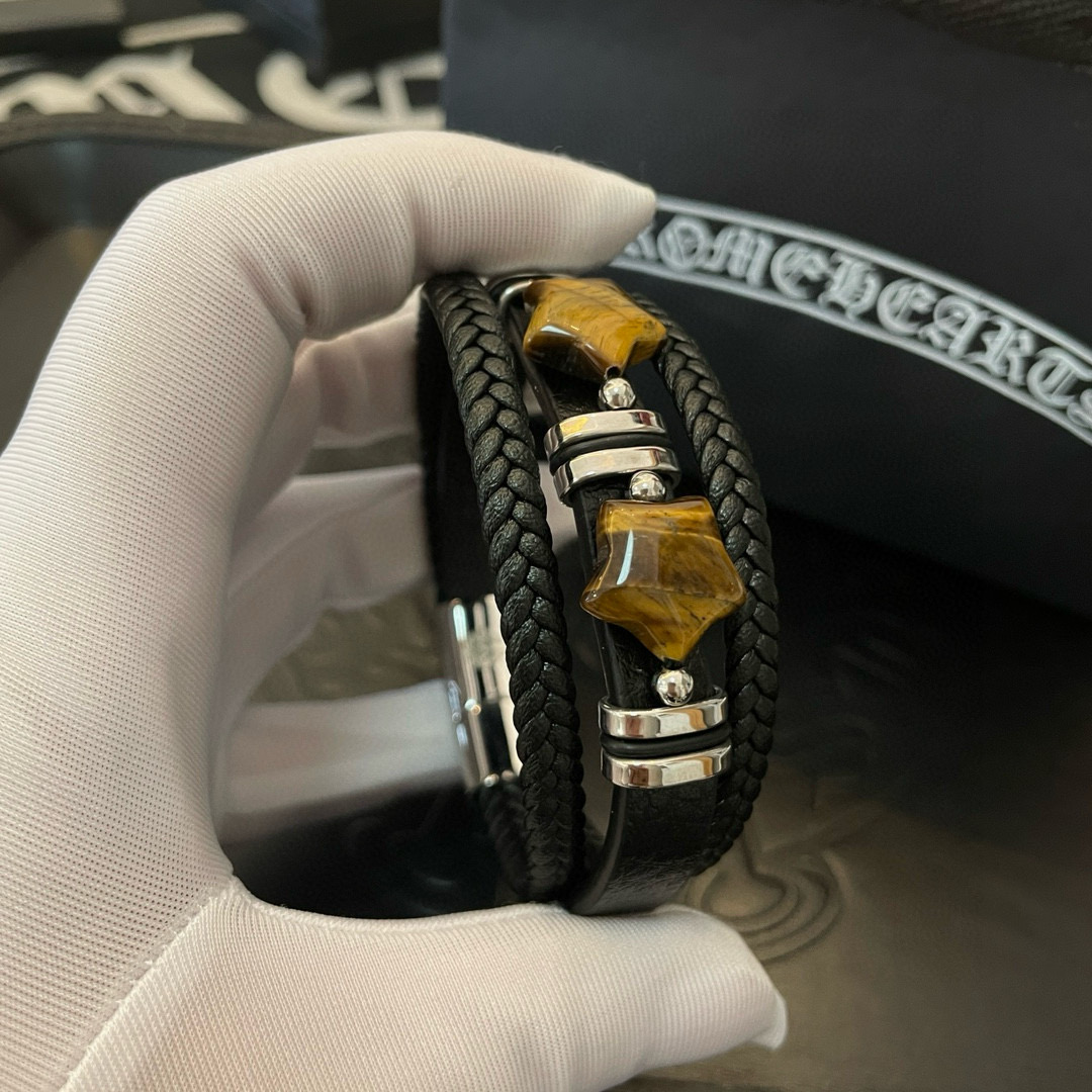 NO:582890,New [Counter Quality] Chrome Hearts Leather Rope Bracelet. Different concave and convex shapes and different pattern design styles are different. The cross scout flower is the symbol of Chrome Hearts, so it is more durable. Genuine pattern-printed Chrome Hearts distinguishes the ordinary light version in the market. Match the version and standard quality. Look at the printing details. The degree of retro gray oxidation. Seiko version!  , jewelry boutique, chrome hearts, chrome hearts, bracelet19860909新款【专柜品质】Chrome Hearts克罗心皮绳手镯 凹凸造型不同的花纹设计风格呈现出与众不同 十字架童军花是克罗心的标志 所以更经久不衰 正品打版Chrome Hearts克罗心 区别市场普通轻版 对版对标品质 看字印细节 复古做旧灰氧程度.精工版本！,饰品精品,chrome hearts,chrome hearts,bracelet,Jewelry