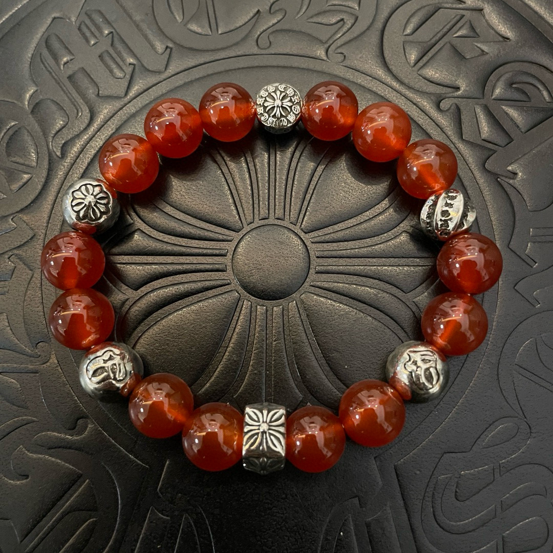 NO:582933,Batch of new [counter quality] Chrome Hearts classic retro multi-element bracelets, concave and convex shapes with different pattern design styles, showing a distinctive cross. The Scout flower is the symbol of Chrome Hearts, so it is more durable. Genuine pattern-printed Chrome Hearts distinguishes the ordinary light version in the market. Match the version and standard quality. Look at the printing details. The degree of retro ash oxidation. Seiko version!  !  !  Purely handmade ~ Authentic open mold fashion essentials. Can be worn by both men and women. Same style for couples. Official website original. Rock punk Thai silver style. Retro elements. Trendy and versatile!  , jewelry boutique, chrome hearts, chrome hearts, bracelet19860909批 新款【专柜品质】Chrome Hearts克罗心 经典复古多元素手链手串,凹凸造型不同的花纹设计风格 呈现出与众不同 十字架 童军花是克罗心的志 所以更经久不衰 正品打版Chrome Hearts克罗心 区别市场普通轻版 对版对标品质 看字印细节 复古做旧灰氧程度.精工版本！！！ 纯手工打造 ～正品开模潮流时尚必备 男女均可佩戴 情侣同款 官网原版 摇滚朋克泰银风格 复古元素 潮流百搭！,饰品精品,chrome hearts,chrome hearts,bracelet,Jewelry