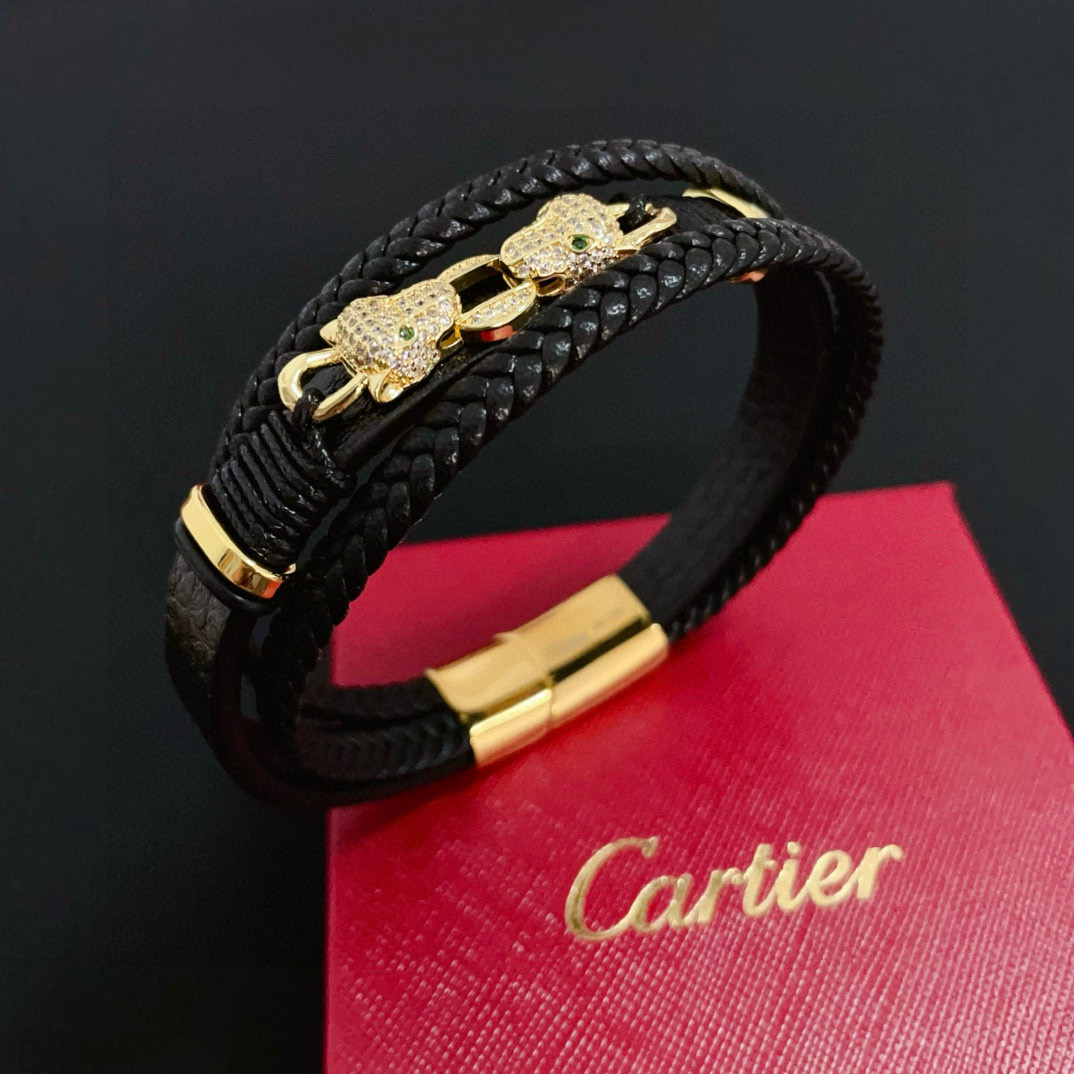 NO:583246,Cartier Leopard Head Diamond Leather Rope Bracelet Celebrity Internet Celebrity Fellow Douyin Xiaohongshu Popular High-end Customized Version Diamond-Inlaid Craftsmanship V Gold Material Classic and Fashionable Style Reconstruct the Aesthetics of Love with Sharp Lines!  Breaking the rules, the diamond-encrusted design actually achieves the ceiling of high-end sense - no need for flashy accumulation, love should be as pure as ever. Cartier is loved by many celebrities and Internet celebrities. The Leopard series bracelet is absolutely an eternal classic, and it is not limited to men and women, and there is no age limit!  Wear it and you are the protagonist!  , jewelry boutique, cartier, bracelet19860909卡地亚豹头镶钻皮绳手镯 明星网红同歀 抖音小红书爆款 高端定制版本 镶嵌钻工艺 V金材质 经典而时尚风格 用凌厉线条重构爱情美学！打破常规,镶嵌钻设计反而成就高级感天花板——无需浮华堆砌,爱本应纯粹如初 卡地亚受众多明星网红的爱戴 豹子系列手镯 绝对是永恒经典 而且男女不限 年龄不限 ！戴上它你就是主角！,饰品精品,cartier,bracelet,Jewelry