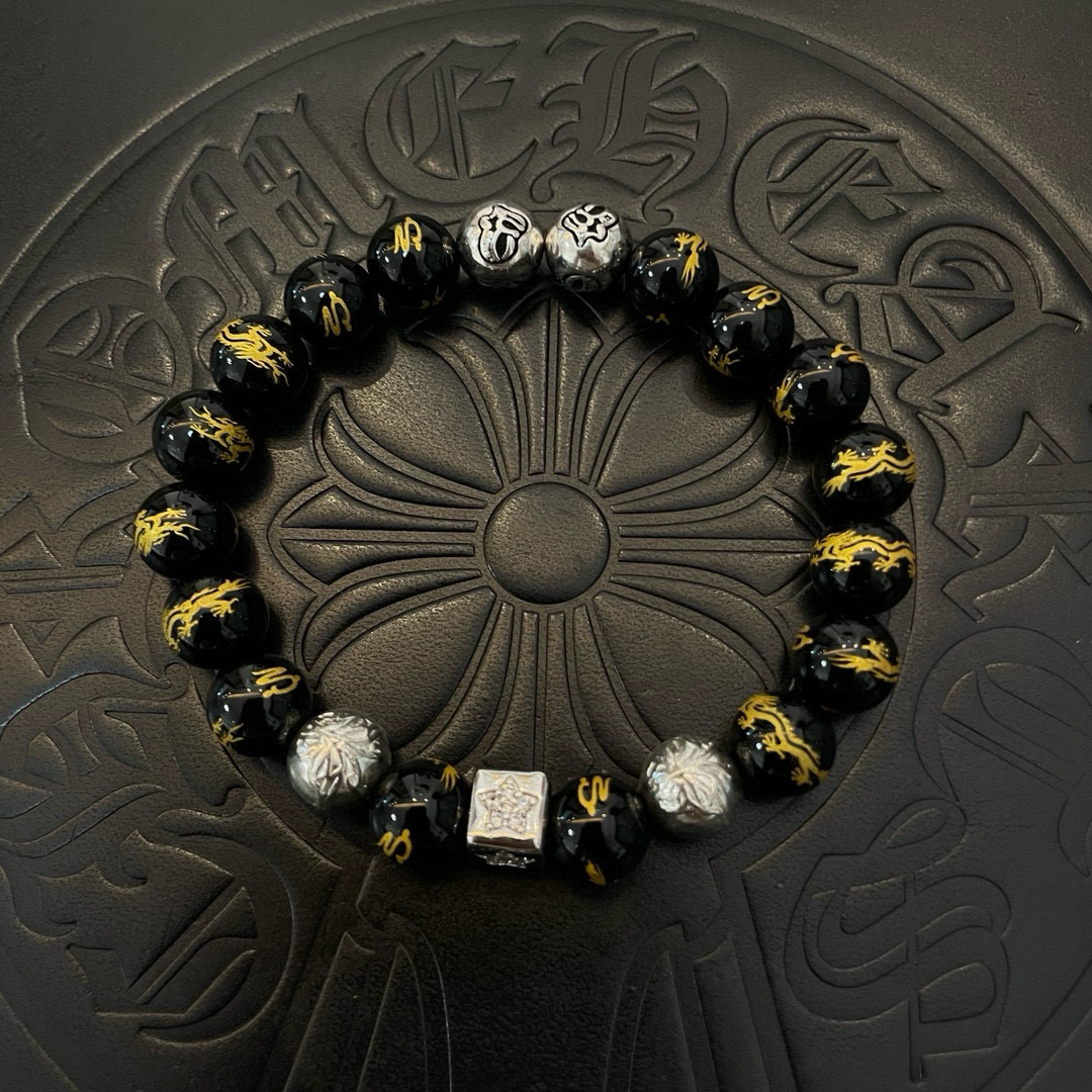 NO:575627,Batch of new [counter quality] Chrome Hearts classic retro multi-element obsidian dragon pattern bracelet, bracelet, concave and convex shapes with different pattern design styles, showing a distinctive cross. The Scout flower is the symbol of Chrome Hearts, so it is more durable. Genuine patterned Chrome Hearts distinguishes the ordinary light version in the market. Check the quality of the version. Look at the printing details. The degree of retro gray oxidation. Seiko version!  !  !  Purely handmade ~ Authentic open mold fashion essentials. Can be worn by both men and women. Same style for couples. Official website original. Rock punk Thai silver style. Retro elements. Trendy and versatile!  , jewelry boutique, chrome hearts, chrome hearts, bracelet19860909批 新款【专柜品质】Chrome Hearts克罗心 经典复古多元素黑曜石龙纹手链 手串,凹凸造型不同的花纹设计风格 呈现出与众不同 十字架 童军花是克罗心的志 所以更经久不衰 正品打版Chrome Hearts克罗心 区别市场普通轻版 对版对标品质 看字印细节 复古做旧灰氧程度.精工版本！！！ 纯手工打造 ～正品开模潮流时尚必备 男女均可佩戴 情侣同款 官网原版 摇滚朋克泰银风格 复古元素 潮流百搭！,饰品精品,chrome hearts,chrome hearts,bracelet,Jewelry