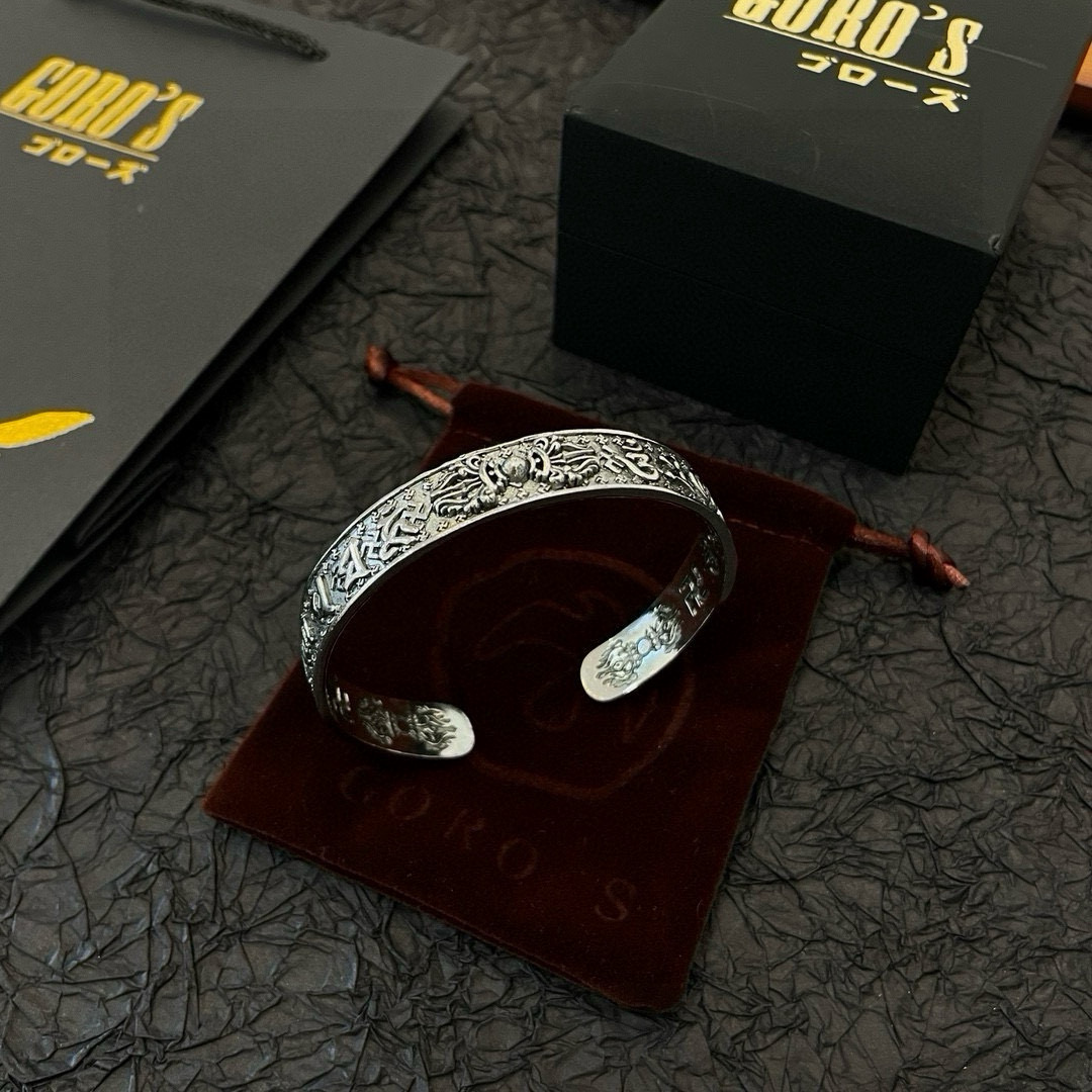 NO:575632,Batch [New Product Arrival] Goro’s Goro Takahashi Retro Bracelet, the top version, look for the exclusive photo shoot, focus on the high-end market, absolutely different from the ordinary version!  The product details in the pictures are consistent with ZP!  Original production process, exquisite quality, purely handmade ~ Authentic open mold, fashionable must-have, can be worn by both men and women, same style for couples, rock punk Thai silver style, retro elements, trendy and versatile, same style as the official website, boutique jewelry, bracelet19860909批【新品上架】Goro’s高桥吾郎复古手镯 顶级版本 认准独家拍摄 主攻高端市场 绝对区别普通版本！图片产品细节与ZP一致！原版制作工艺 精工品质 纯手工打造 ～正品开模潮流时尚必备 男女均可佩戴 情侣款同款 摇滚朋克泰银风格 复古元素 潮流百搭 官网同款,饰品精品,bracelet,Jewelry