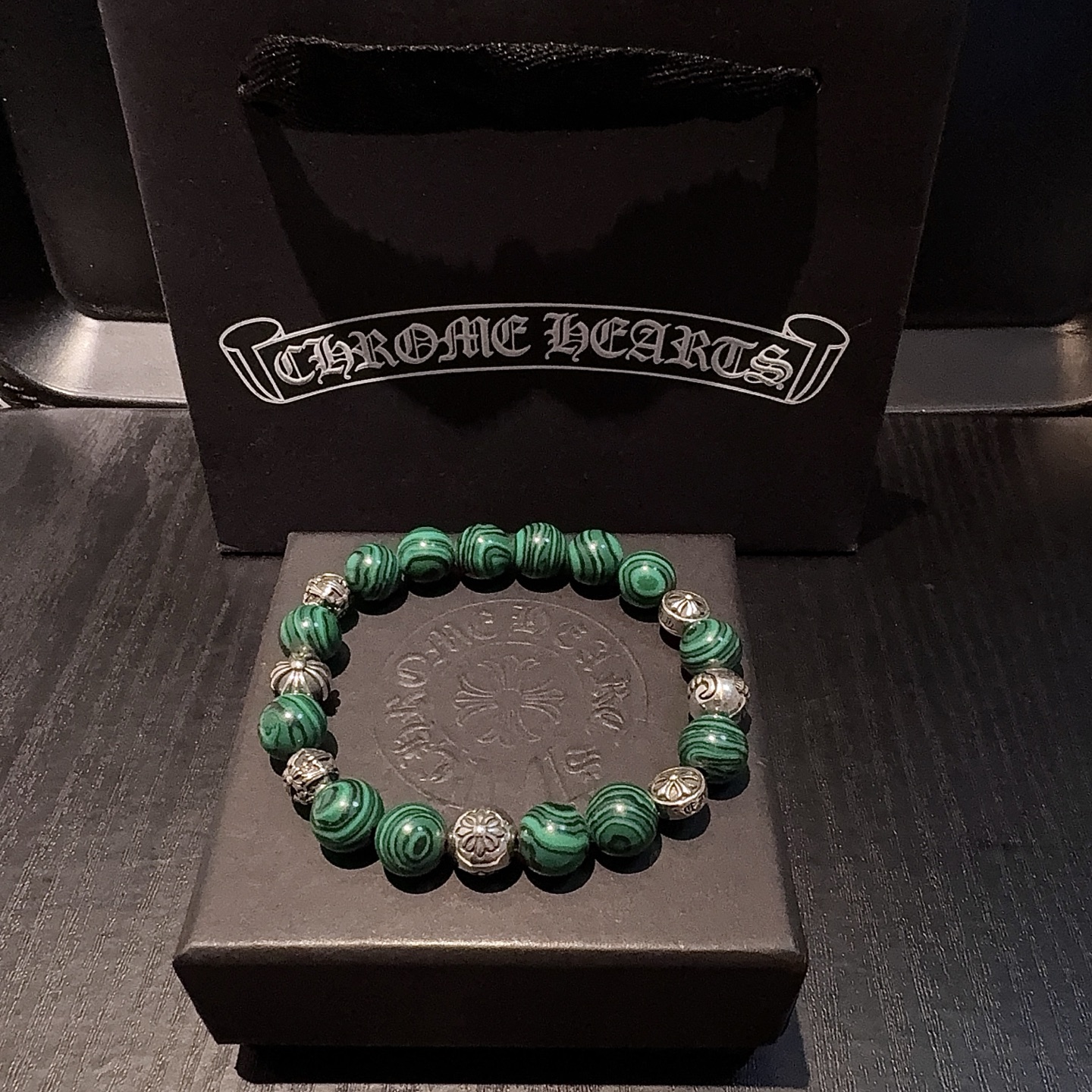 NO:575613,Batch of new [counter quality] Chrome Hearts classic retro multi-element bracelets, concave and convex shapes with different pattern design styles, showing a distinctive cross. The Scout flower is the symbol of Chrome Hearts, so it is more durable. Genuine pattern-printed Chrome Hearts distinguishes the ordinary light version in the market. Match the version and standard quality. Look at the printing details. The degree of retro ash oxidation. Seiko version!  !  !  Purely handmade ~ Authentic open mold fashion essentials. Can be worn by both men and women. Same style for couples. Official website original. Rock punk Thai silver style. Retro elements. Trendy and versatile!  , jewelry boutique, chrome hearts, chrome hearts, bracelet19860909批 新款【专柜品质】Chrome Hearts克罗心 经典复古多元素手链手串,凹凸造型不同的花纹设计风格 呈现出与众不同 十字架 童军花是克罗心的志 所以更经久不衰 正品打版Chrome Hearts克罗心 区别市场普通轻版 对版对标品质 看字印细节 复古做旧灰氧程度.精工版本！！！ 纯手工打造 ～正品开模潮流时尚必备 男女均可佩戴 情侣同款 官网原版 摇滚朋克泰银风格 复古元素 潮流百搭！,饰品精品,chrome hearts,chrome hearts,bracelet,Jewelry