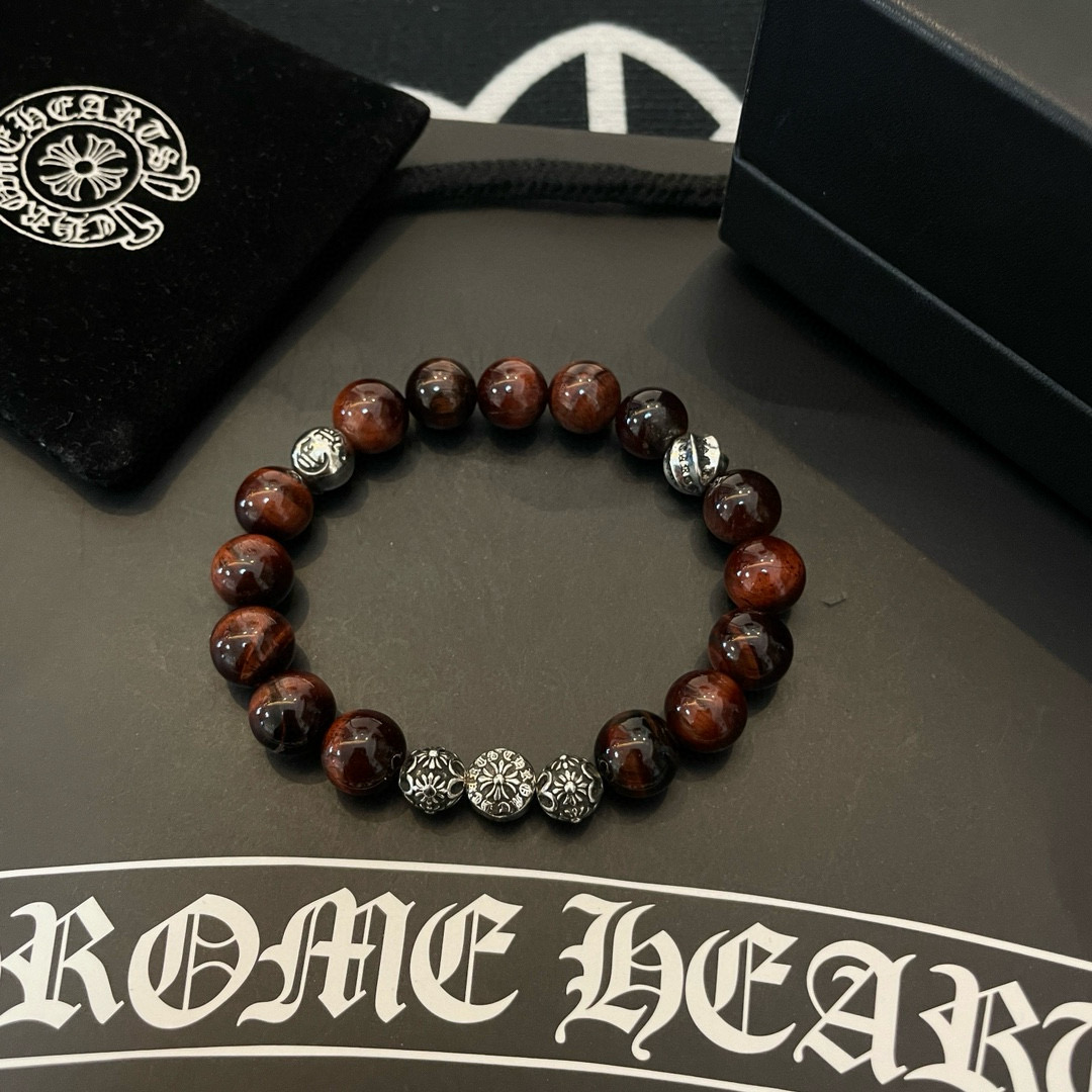 NO:583152,New [counter quality] Chrome Hearts Classic retro multi-element bracelet, different pattern design styles with concave and convex shapes, showing a distinctive cross. The Scout flower is the symbol of Chrome Hearts, so it is more durable. Genuine pattern-printed Chrome Hearts distinguishes the ordinary light version in the market. Match the version and standard quality. Look at the printing details. The degree of retro gray oxidation. Seiko version!  !  !  Purely handmade ~ Authentic open mold fashion essentials. Can be worn by both men and women. Same style for couples. Official website original. Rock punk Thai silver style. Retro elements. Trendy and versatile!  , jewelry boutique, chrome hearts, chrome hearts, bracelet19860909新款【专柜品质】Chrome Hearts克罗心 经典复古多元素手链手串,凹凸造型不同的花纹设计风格 呈现出与众不同 十字架 童军花是克罗心的志 所以更经久不衰 正品打版Chrome Hearts克罗心 区别市场普通轻版 对版对标品质 看字印细节 复古做旧灰氧程度.精工版本！！！ 纯手工打造 ～正品开模潮流时尚必备 男女均可佩戴 情侣同款 官网原版 摇滚朋克泰银风格 复古元素 潮流百搭！,饰品精品,chrome hearts,chrome hearts,bracelet,Jewelry