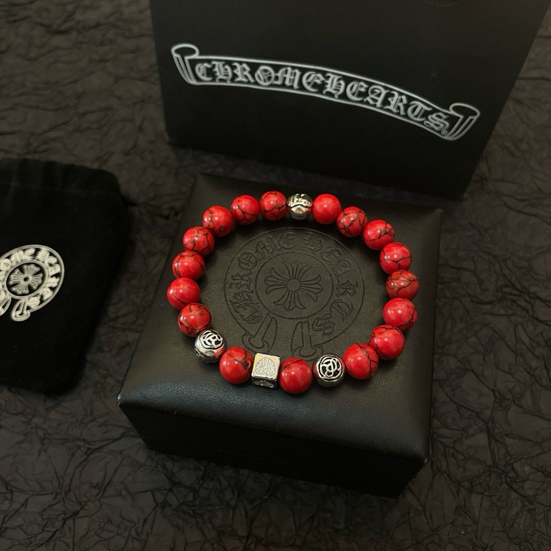 NO:583145,New [counter quality] Chrome Hearts red turquoise retro multi-element bracelet. The concave and convex shapes have different pattern design styles that are unique. The cross scout flower is the symbol of Chrome Hearts, so it is more durable. The genuine patterned Chrome Hearts necklace is different from the ordinary light version in the market. Match the version and benchmark quality. Look at the printing details. The degree of retro gray oxidation. Seiko version!  , jewelry boutique, chrome hearts, chrome hearts, necklace, bracelet19860909新款【专柜品质】Chrome Hearts克罗心 红松石复古多元素手链 凹凸造型不同的花纹设计风格呈现出与众不同 十字架童军花是克罗心的标志 所以更经久不衰 正品打版Chrome Hearts克罗心项链区别市场普通轻版 对版对标品质 看字印细节 复古做旧灰氧程度.精工版本！,饰品精品,chrome hearts,chrome hearts,necklace,bracelet,Jewelry