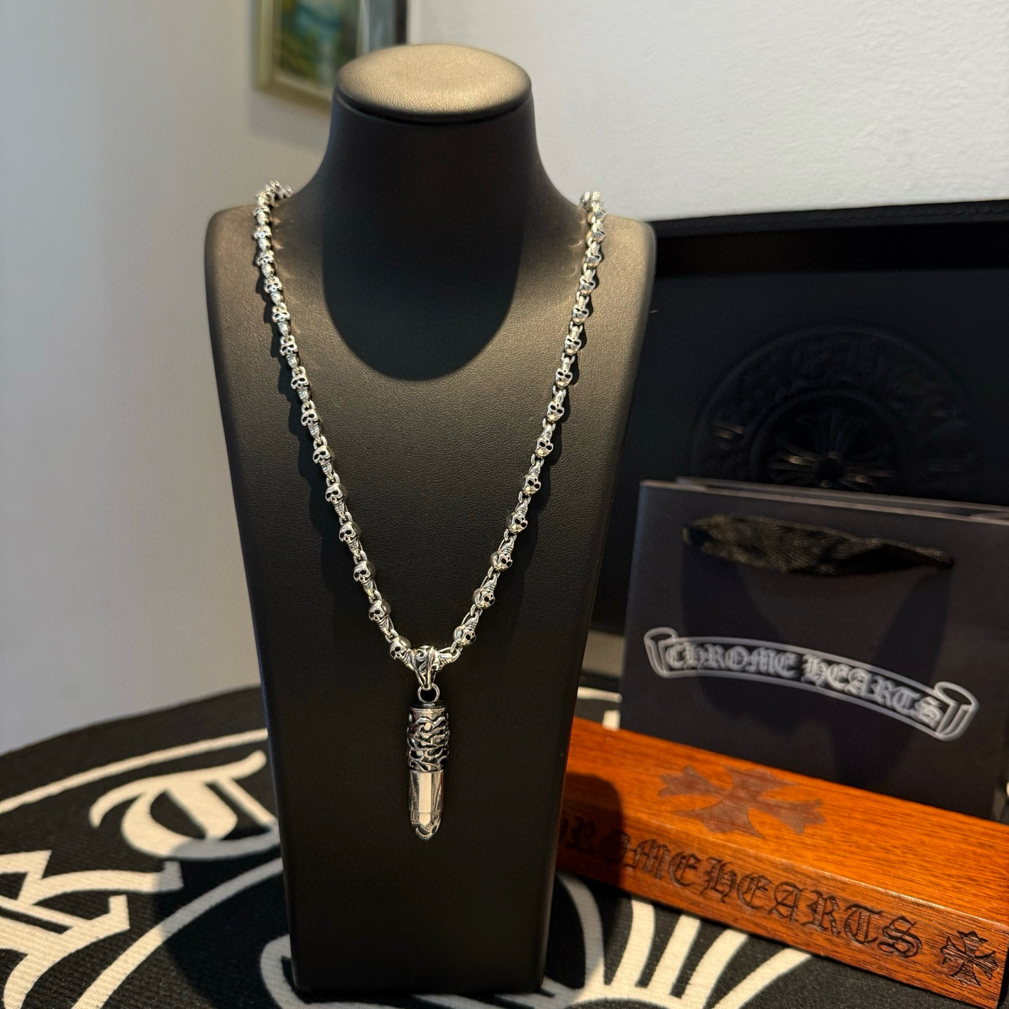 NO:575788,Batch New [Counter Quality] Chrome Hearts Classic Skull Necklace Bullet Pendant Concave and Concave Shape Different Pattern Design Styles Show Different Crosses and Scout Flowers are Chrome Hearts’ Emblem, So They Are More Enduring Genuine Patterned Chrome Hearts Differentiate from Ordinary Light Versions in the Market Matching Versions and Standard Quality Look at the Printing Details Retro-Dark Gray Oxygen Level. Seiko Version!  !  !  Purely handmade ~ Authentic open mold fashion essentials. Can be worn by both men and women. Same style for couples. Official website original. Rock punk Thai silver style. Retro elements. Trendy and versatile!  , jewelry boutique, chrome hearts, chrome hearts, necklace19860909批 新款【专柜品质】Chrome Hearts克罗心 经典骷髅头项链 子弹吊坠 凹凸造型不同的花纹设计风格 呈现出与众不同 十字架 童军花是克罗心的志 所以更经久不衰 正品打版Chrome Hearts克罗心 区别市场普通轻版 对版对标品质 看字印细节 复古做旧灰氧程度.精工版本！！！ 纯手工打造 ～正品开模潮流时尚必备 男女均可佩戴 情侣同款 官网原版 摇滚朋克泰银风格 复古元素 潮流百搭！,饰品精品,chrome hearts,chrome hearts,necklace,Jewelry