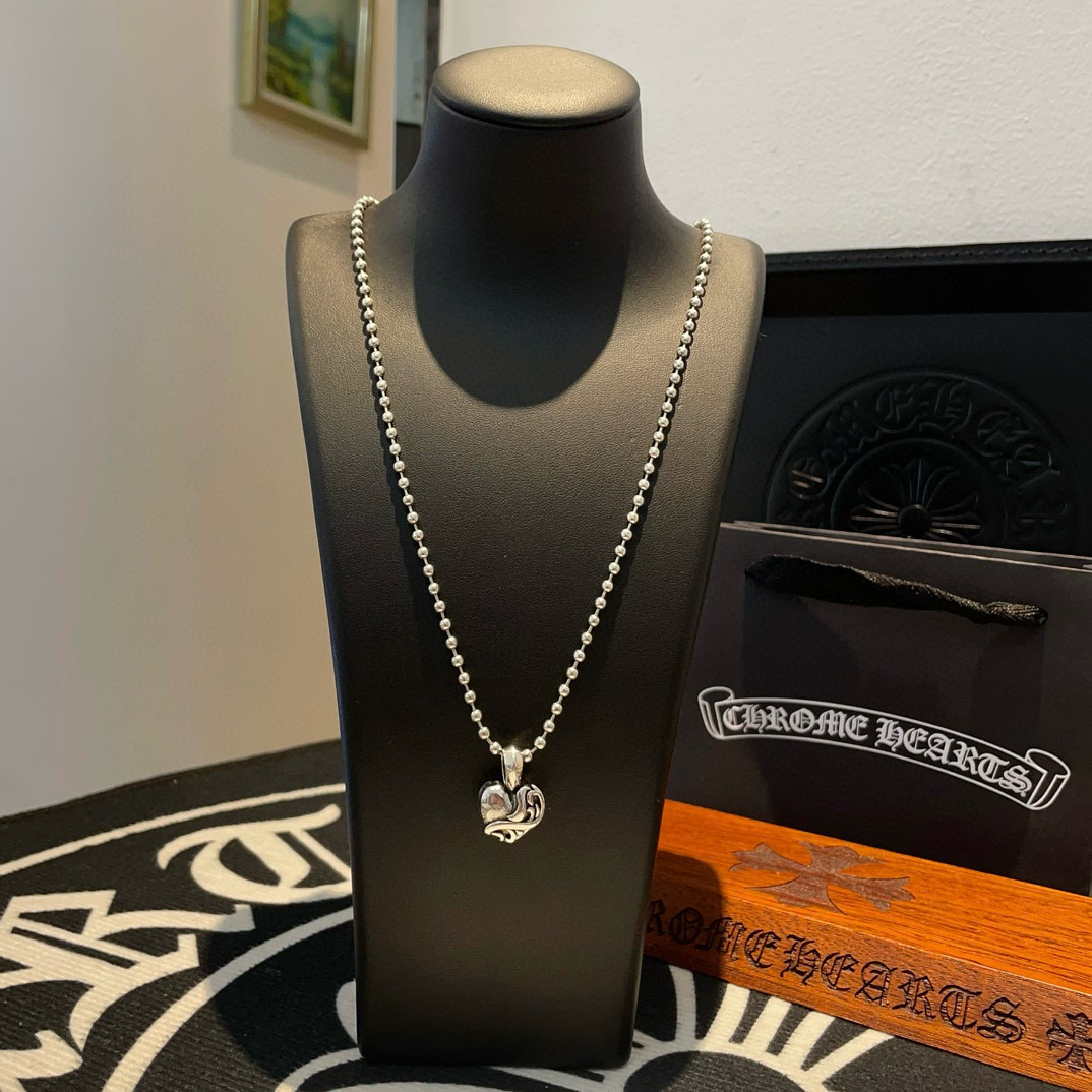 NO:575757,Batch Douyin/Kuaishou/ins/Xiaohongshu/live broadcast popular, new [counter quality] Chrome Hearts bead necklace, love pendant, different pattern design styles with concave and convex shapes, showing a distinctive cross. The Scout flower is the symbol of Chrome Hearts, so it is more durable. Authentic Chrome Hearts Chrome Hearts is different from the ordinary light version in the market. Match the standard quality. Look at the printing details. The degree of retro gray oxidation. Seiko version!  !  !  Purely handmade ~ Authentic open mold fashion essentials. Can be worn by both men and women. Same style for couples. Official website original. Rock punk Thai silver style. Retro elements. Trendy and versatile!  , jewelry boutique, chrome hearts, chrome hearts, necklace19860909批 抖音/快手/ins/小红书/直播热门 ,新款【专柜品质】Chrome Hearts克罗心圆珠项链 ,爱心吊坠,凹凸造型不同的花纹设计风格 呈现出与众不同 十字架 童军花是克罗心的志 所以更经久不衰 正品打版Chrome Hearts克罗心 区别市场普通轻版 对版对标品质 看字印细节 复古做旧灰氧程度.精工版本！！！ 纯手工打造 ～正品开模潮流时尚必备 男女均可佩戴 情侣同款 官网原版 摇滚朋克泰银风格 复古元素 潮流百搭！,饰品精品,chrome hearts,chrome hearts,necklace,Jewelry