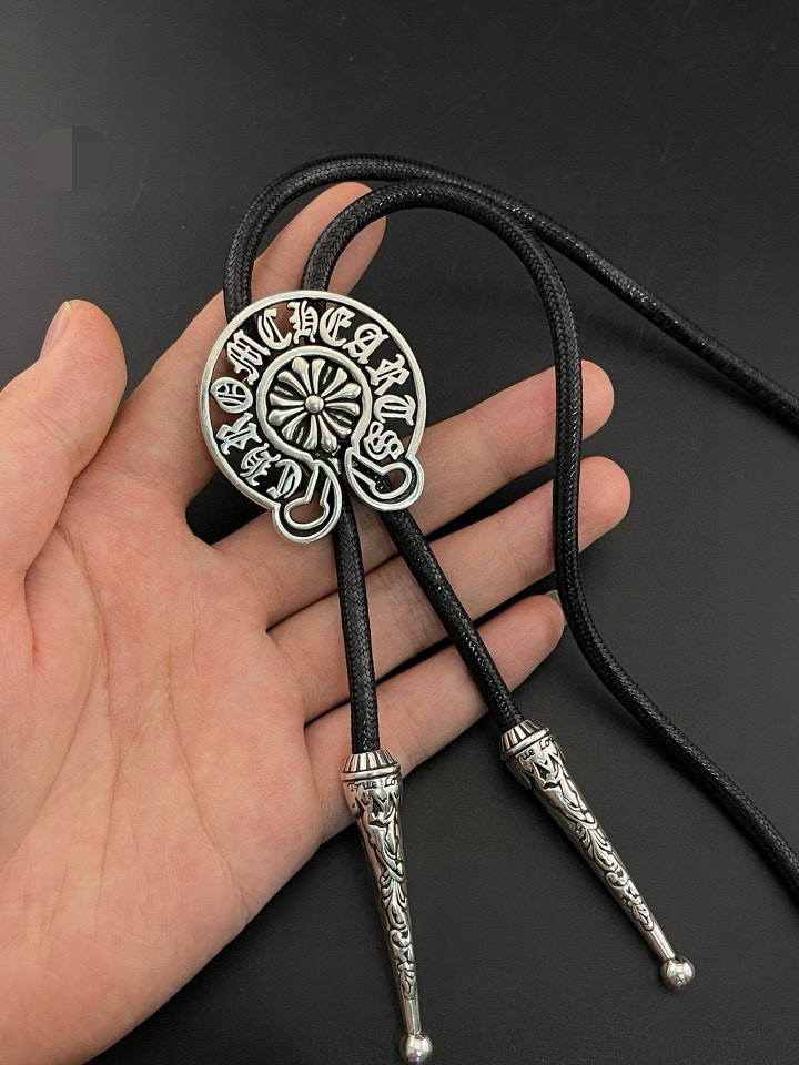 NO:583517,The first batch of new [counter quality] Chrome Hearts Chrome Hearts horseshoe print logo leather rope braided necklace, adjustable length, popular on Kuaishou/ins/Xiaohongshu. Different pattern design styles with concave and convex shapes, showing a distinctive cross. The Scout flower is the symbol of Chrome Hearts, so it is more durable. Authentic Chrome Hearts Chrome Hearts is different from the ordinary light version in the market. Match the standard quality. Look at the printing details. The degree of retro gray oxidation. Seiko version!  !  !  Purely handmade ~ Authentic open mold fashion essentials. Can be worn by both men and women. Same style for couples. Official website original. Rock punk Thai silver style. Retro elements. Trendy and versatile!  , jewelry boutique, chrome hearts, chrome hearts, necklace19860909批新款【专柜品质】Chrome Hearts克罗心马蹄印标志皮绳编织项链 ,任意调节长度,快手/ins/小红书热门 凹凸造型不同的花纹设计风格 呈现出与众不同 十字架 童军花是克罗心的志 所以更经久不衰 正品打版Chrome Hearts克罗心 区别市场普通轻版 对版对标品质 看字印细节 复古做旧灰氧程度.精工版本！！！ 纯手工打造 ～正品开模潮流时尚必备 男女均可佩戴 情侣同款 官网原版 摇滚朋克泰银风格 复古元素 潮流百搭！,饰品精品,chrome hearts,chrome hearts,necklace,Jewelry