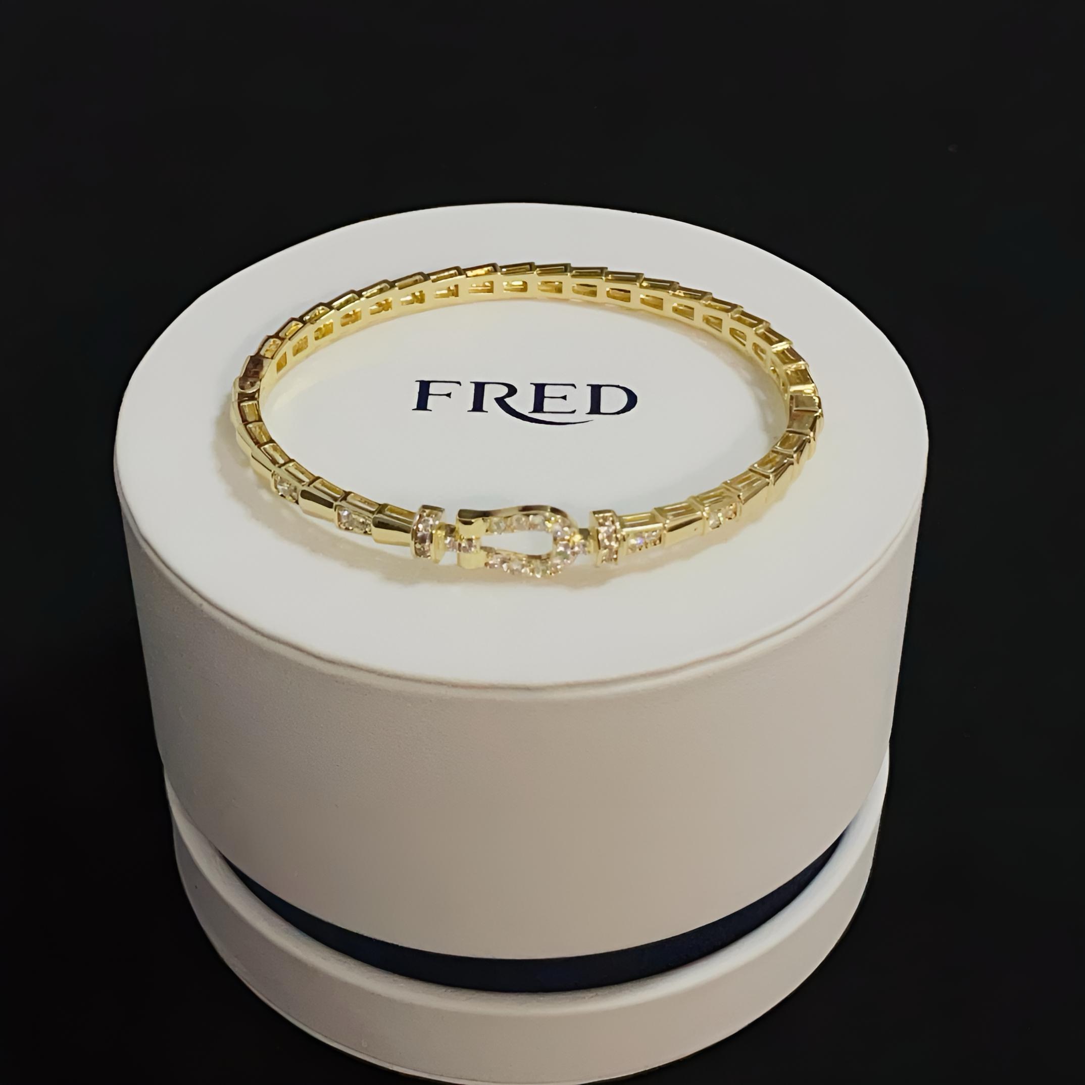 NO:589607,Popular Frederic full-diamond horseshoe buckle bracelet, classic and versatile, a must-have item for fashionistas, fashionable and exquisite, 11 pairs of customized versions, thickened 18k electroplating process, very versatile!  !  , jewelry boutique, bracelet19860909火爆 费雷德满钻马蹄扣手镯手绳,经典百搭,网红达人 时尚一族备必单品,时尚精致,11对版定制,加厚电镀18k工艺,上手效果非常百搭！！,饰品精品,bracelet,Jewelry