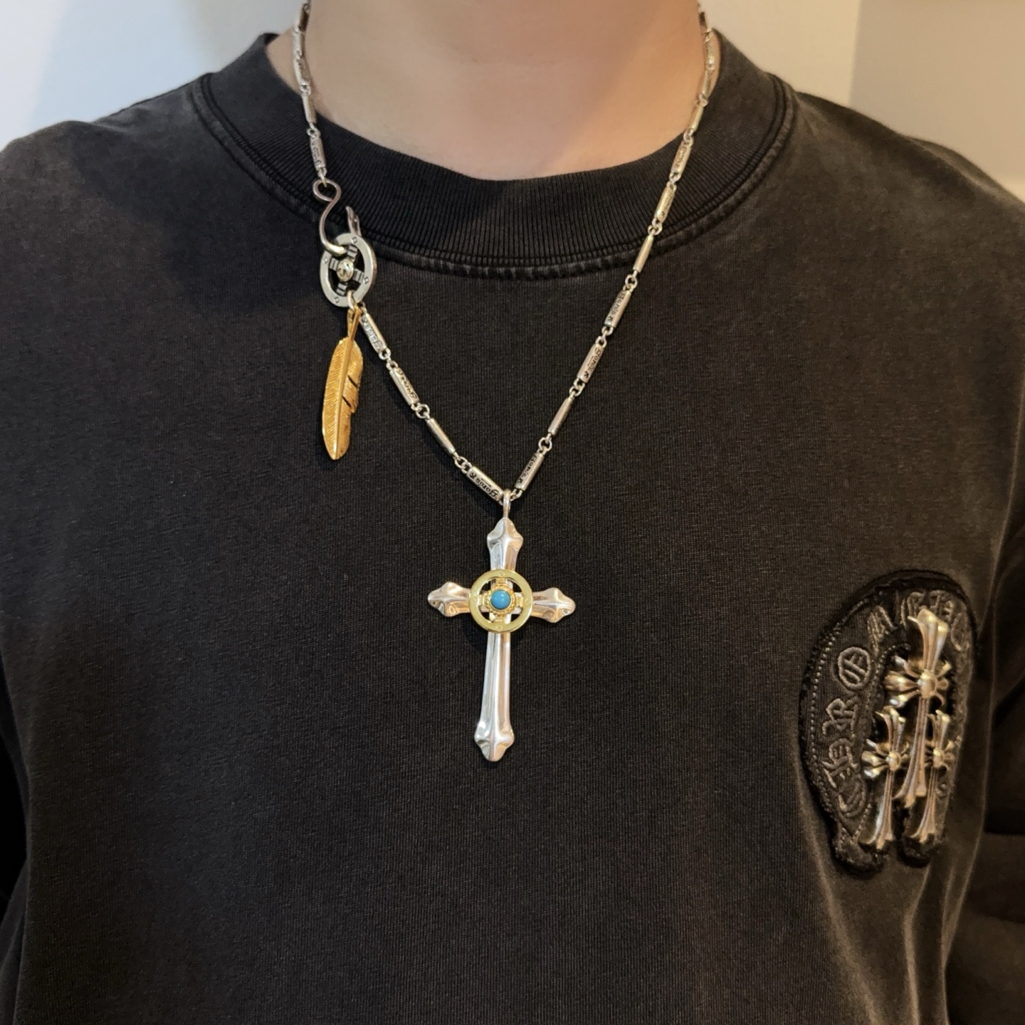 NO:589180,[New product on the shelves] Goro’s Goro Takahashi turquoise cross necklace, top version, exclusive photo shoot, focusing on the high-end market, popular model on Kuaishou/ins/Xiaohongshu, absolutely different from the ordinary version!  The product details in the pictures are consistent with ZP!  Original production process, exquisite quality, purely handmade ~ Authentic mold opening, trendy and fashionable must-have, can be worn by both men and women, the same style for couples, rock punk Thai silver style, retro elements, trendy and versatile, the same style as the official website, boutique jewelry, necklace19860909【新品上架】Goro’s高桥吾郎松石十字架项链,顶级版本,认准独家拍摄,主攻高端市场 ,快手/ins/小红书热门款,绝对区别普通版本！图片产品细节与ZP一致！原版制作工艺 精工品质 纯手工打造 ～正品开模潮流时尚必备 男女均可佩戴 情侣款同款 摇滚朋克泰银风格 复古元素 潮流百搭 官网同款,饰品精品,necklace,Jewelry